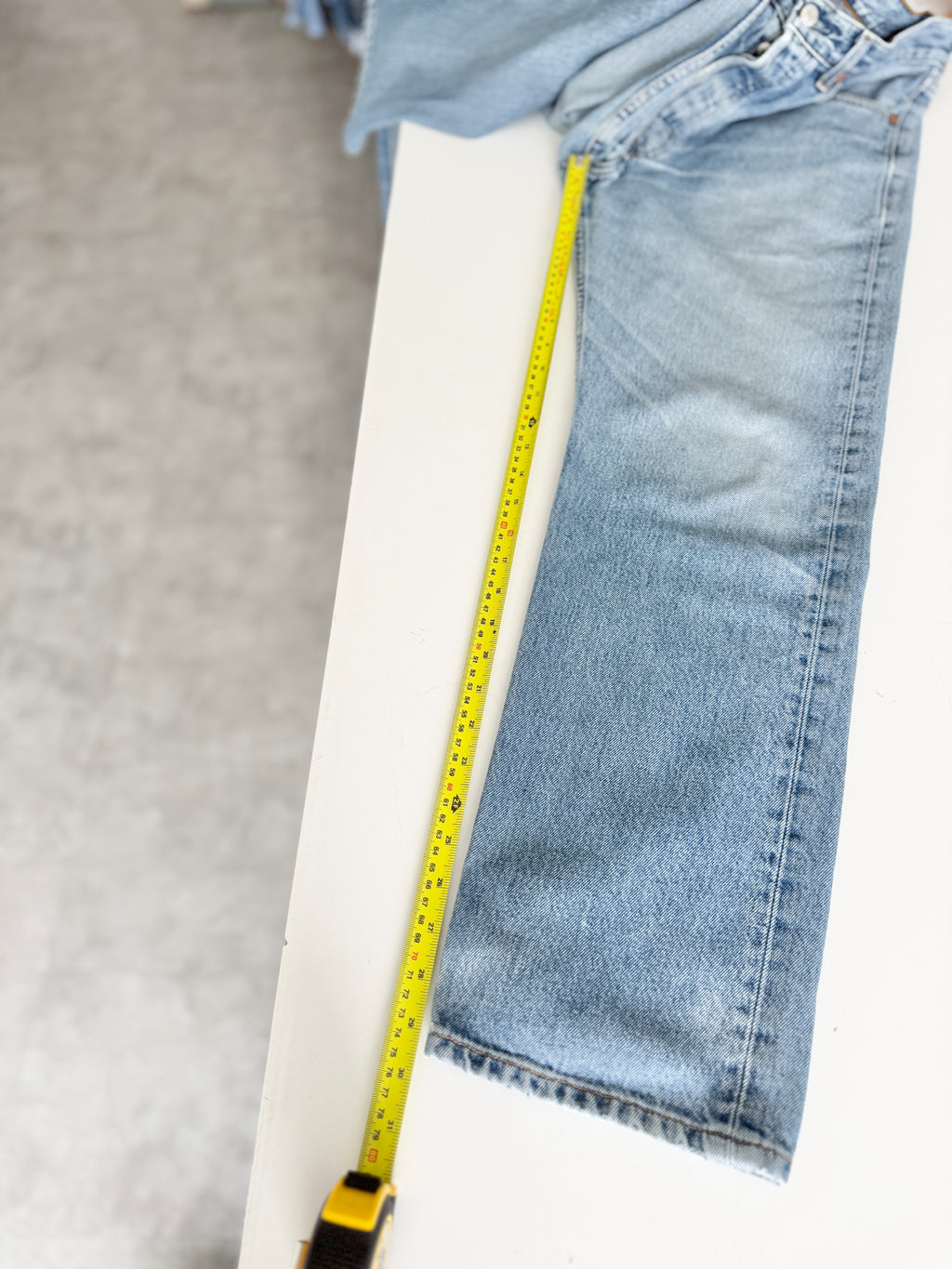 W30 L29 vintage Levis 501 29/30” measured unique faded blue denim 90s Levi’s 501s