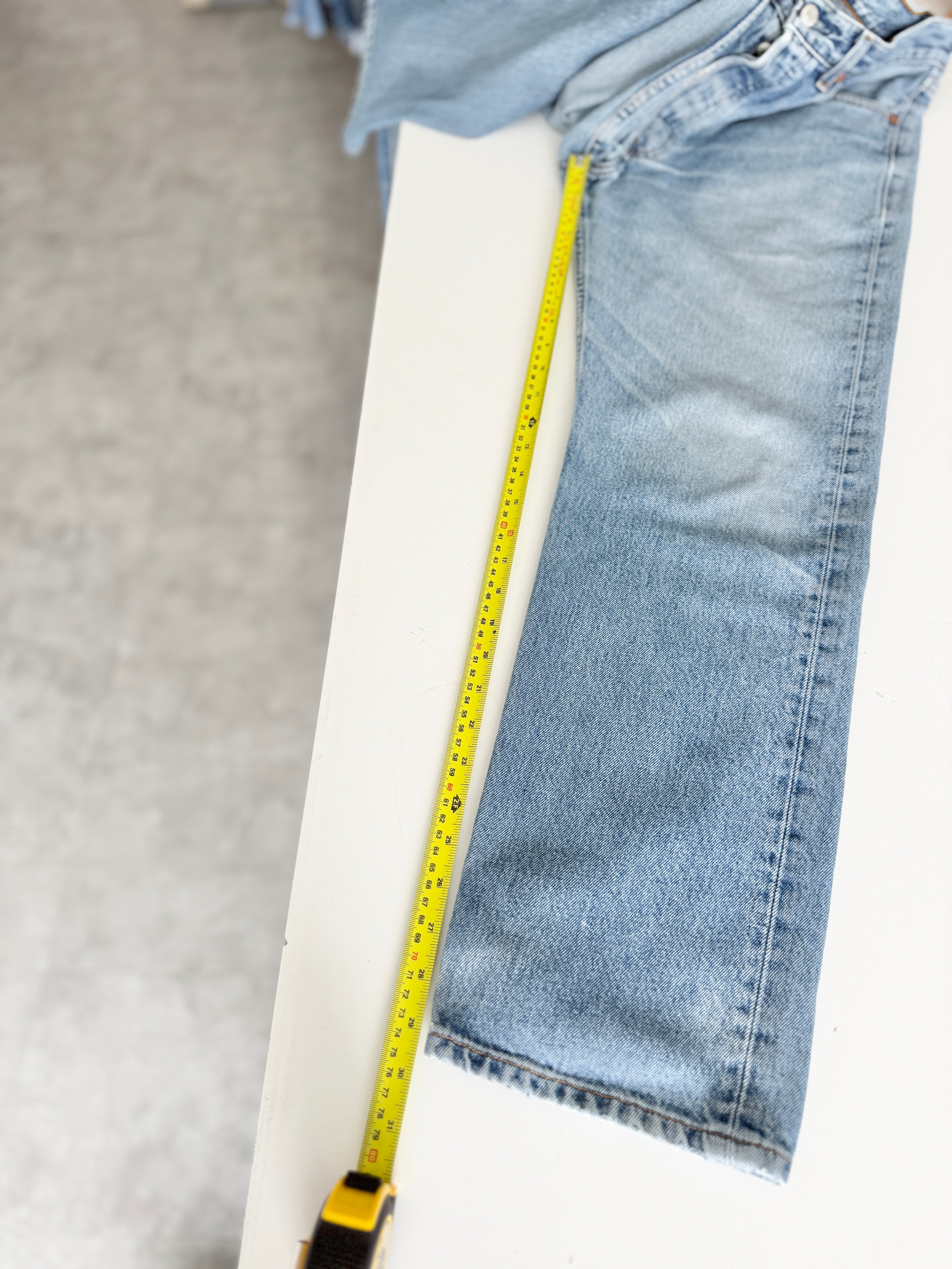 W30 L29 vintage Levis 501 29/30” measured unique faded blue denim 90s Levi’s 501s