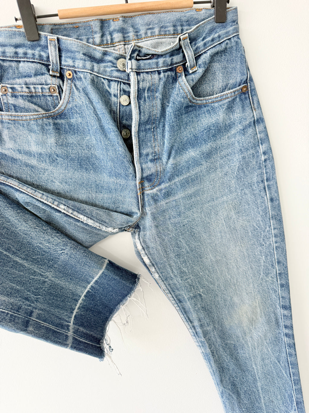 W28 L26 vintage Levis 701 27/28” dark faded blue Levi’s 701s 80s