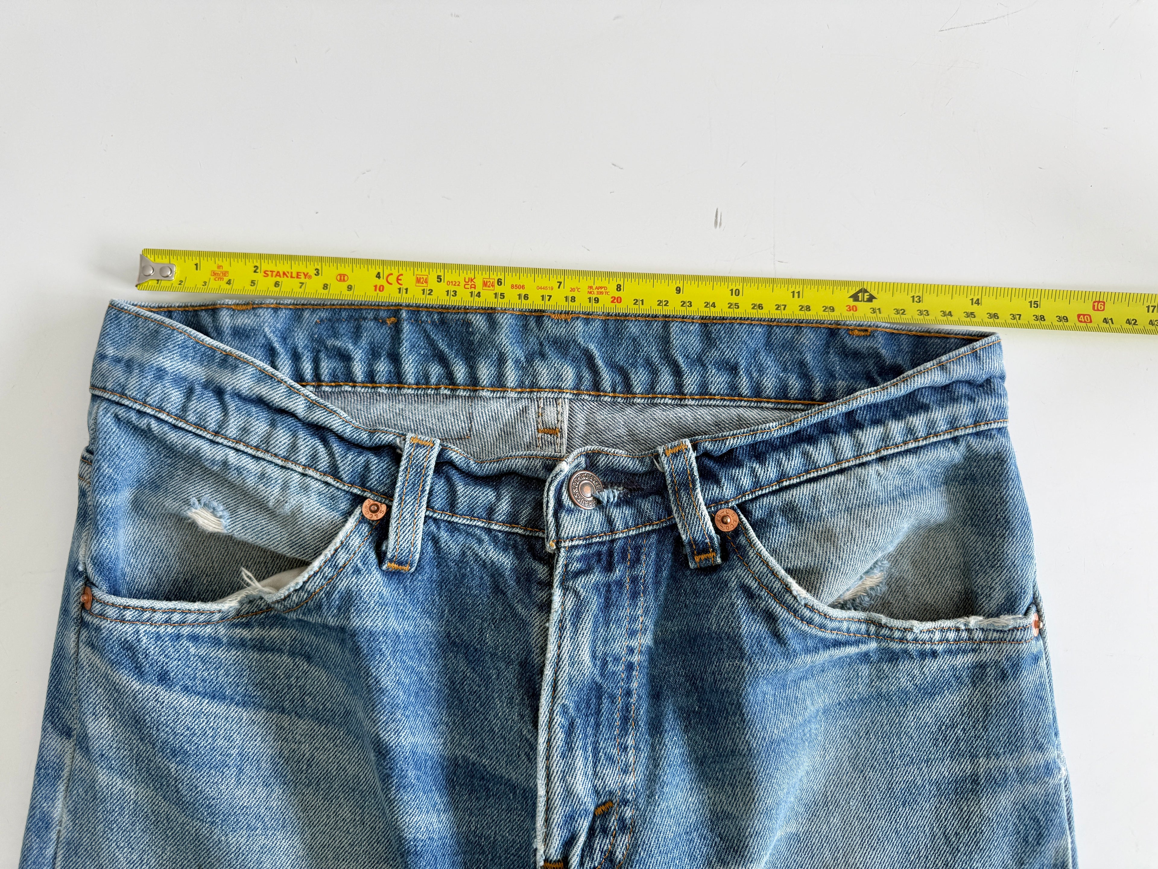 Soft W29 L31 vintage Levis 520 28/29” measured waist dark faded 520s 90s USA denim orange tab