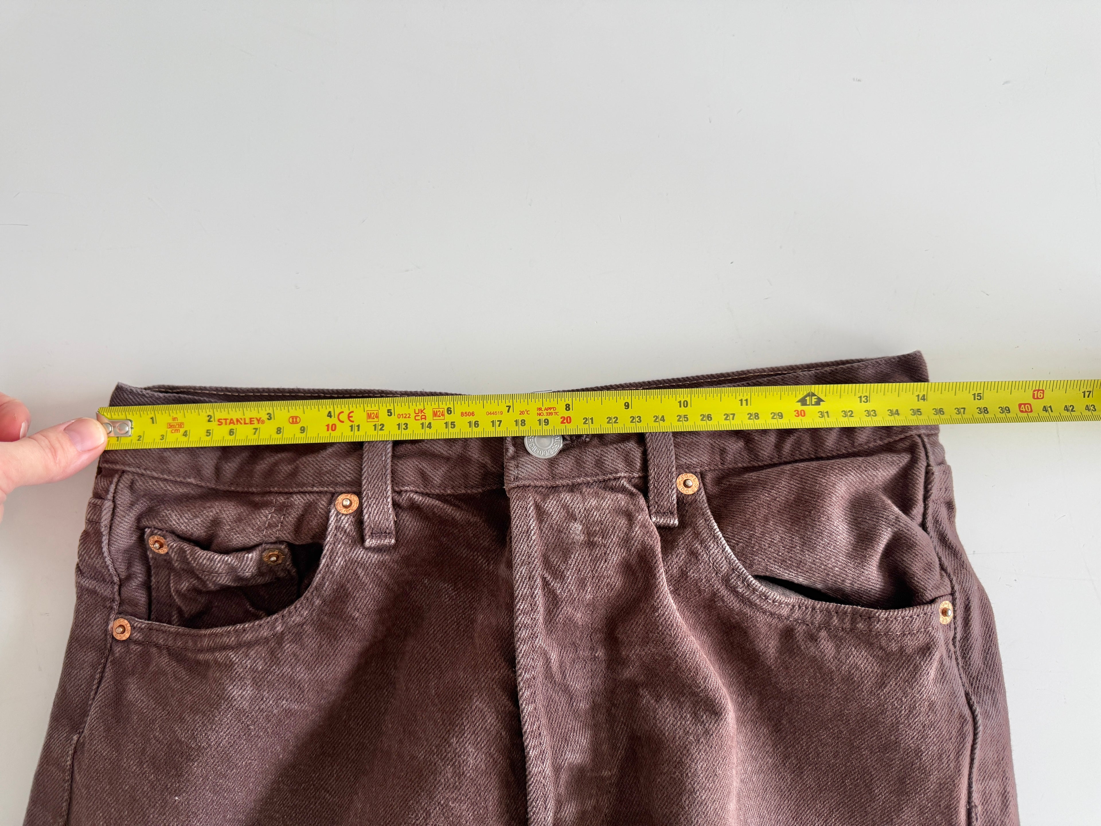 W27 L26 vintage Levis 501 26-27” dark brown 90s Levi’s 501s