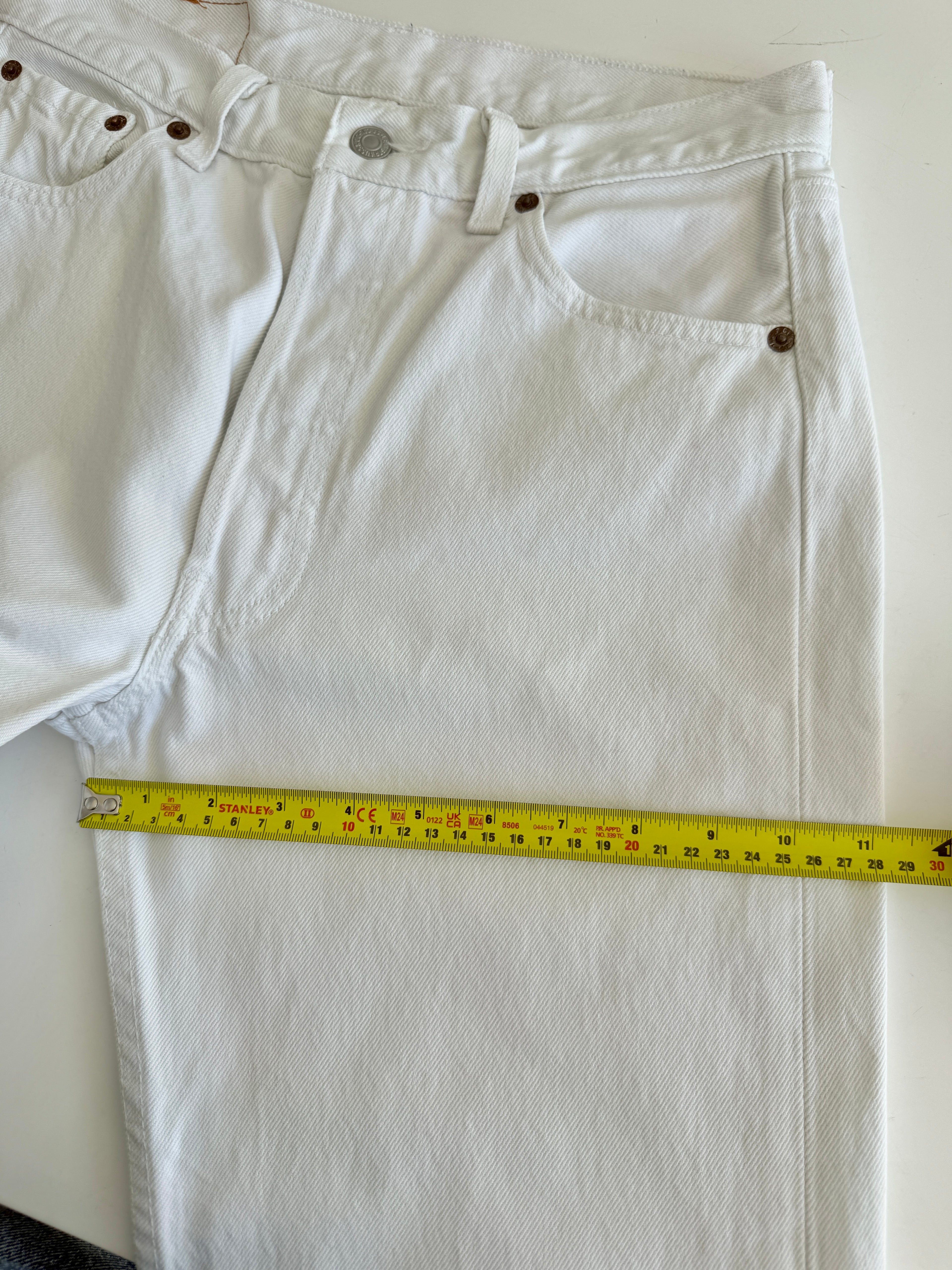 W28 L30 vintage Levis 501 27/28” measured white denim 90s Levi’s 501s USA