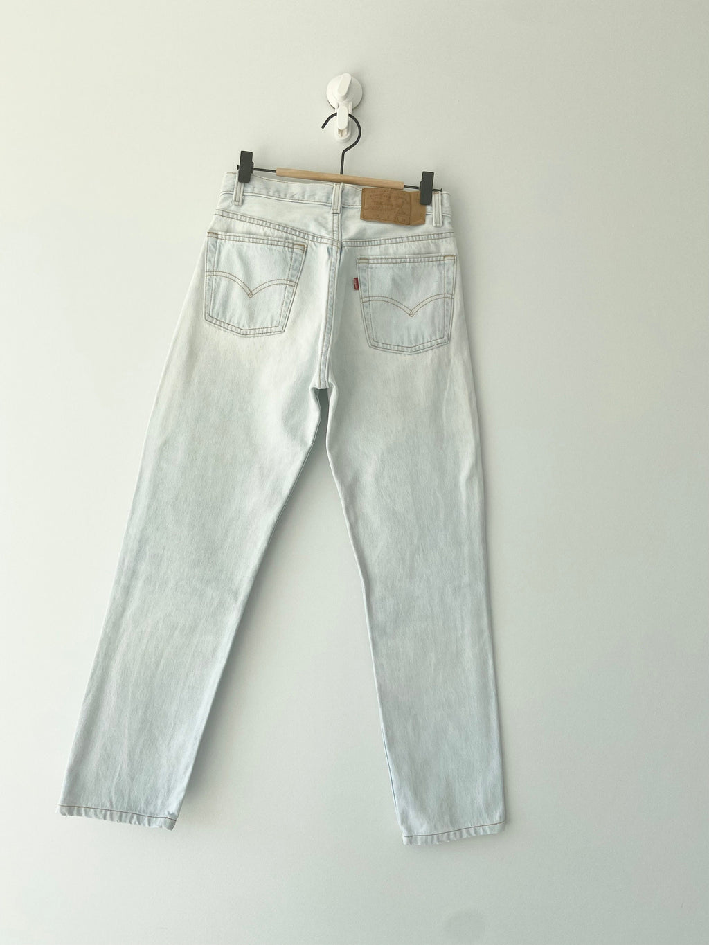 Vintage Levi’s 501 jeans w26 L27  made in USA  1995 light blue faded vintage 501 jeans