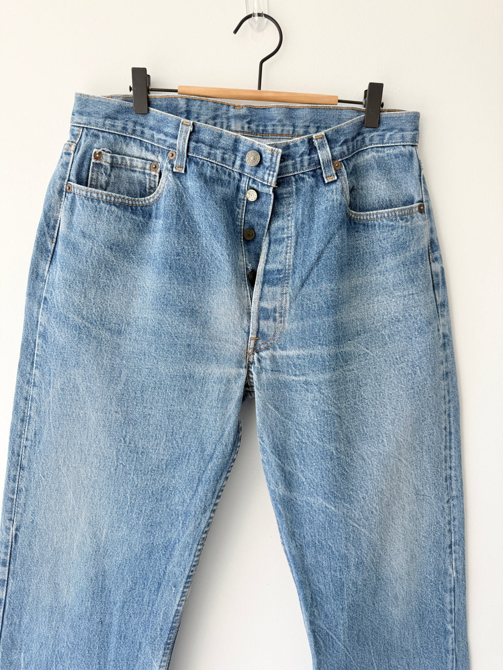 W33 L29 vintage Levis 501 32/33” dark blue faded Levi’s 501s USA 80s
