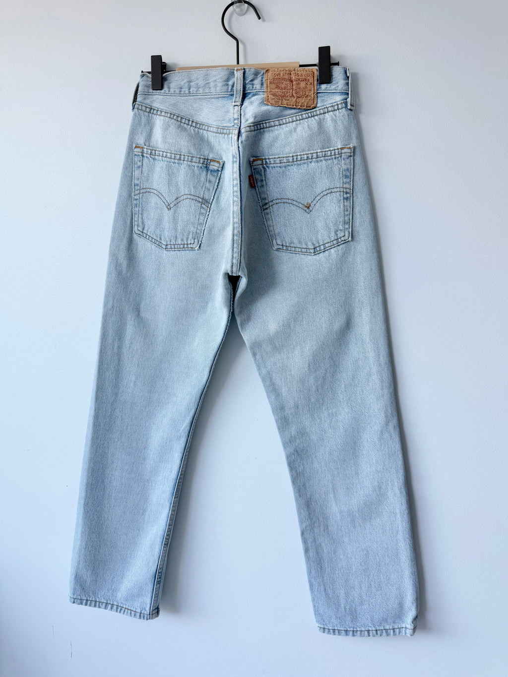 W25 L27 vintage Levis 501 light blue faded 24/25” measured waist 90s levis 501s