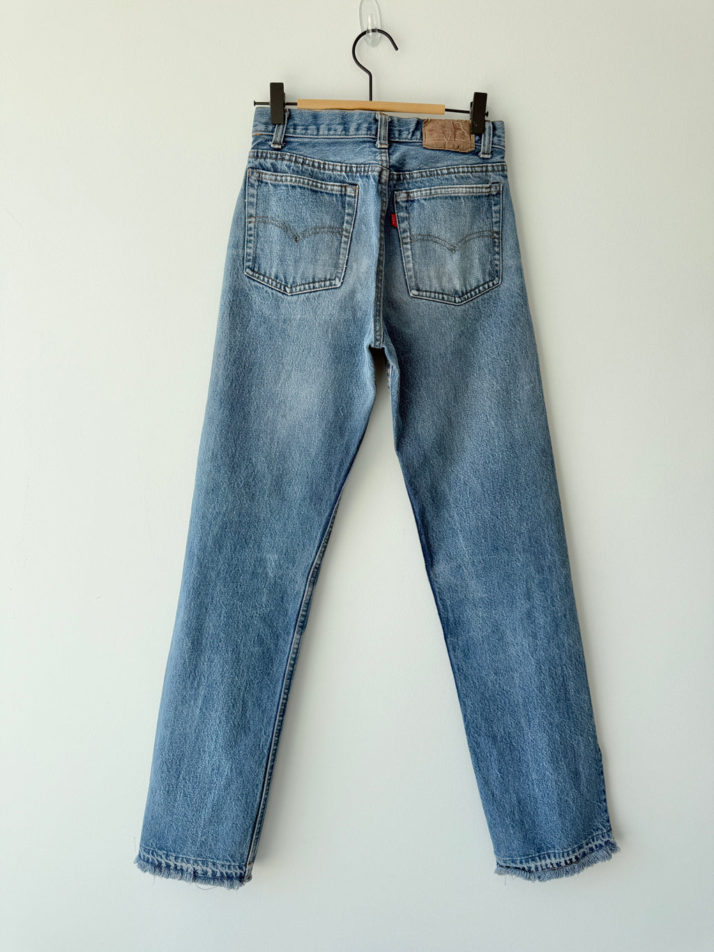 W25 L33 vintage Levis 701 25” measured waist medium blue faded  80s 701s made in USA
