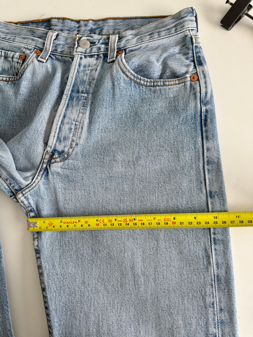 W26 L31 vintage Levis 501 25-26” light blue 90s Levi’s 501s