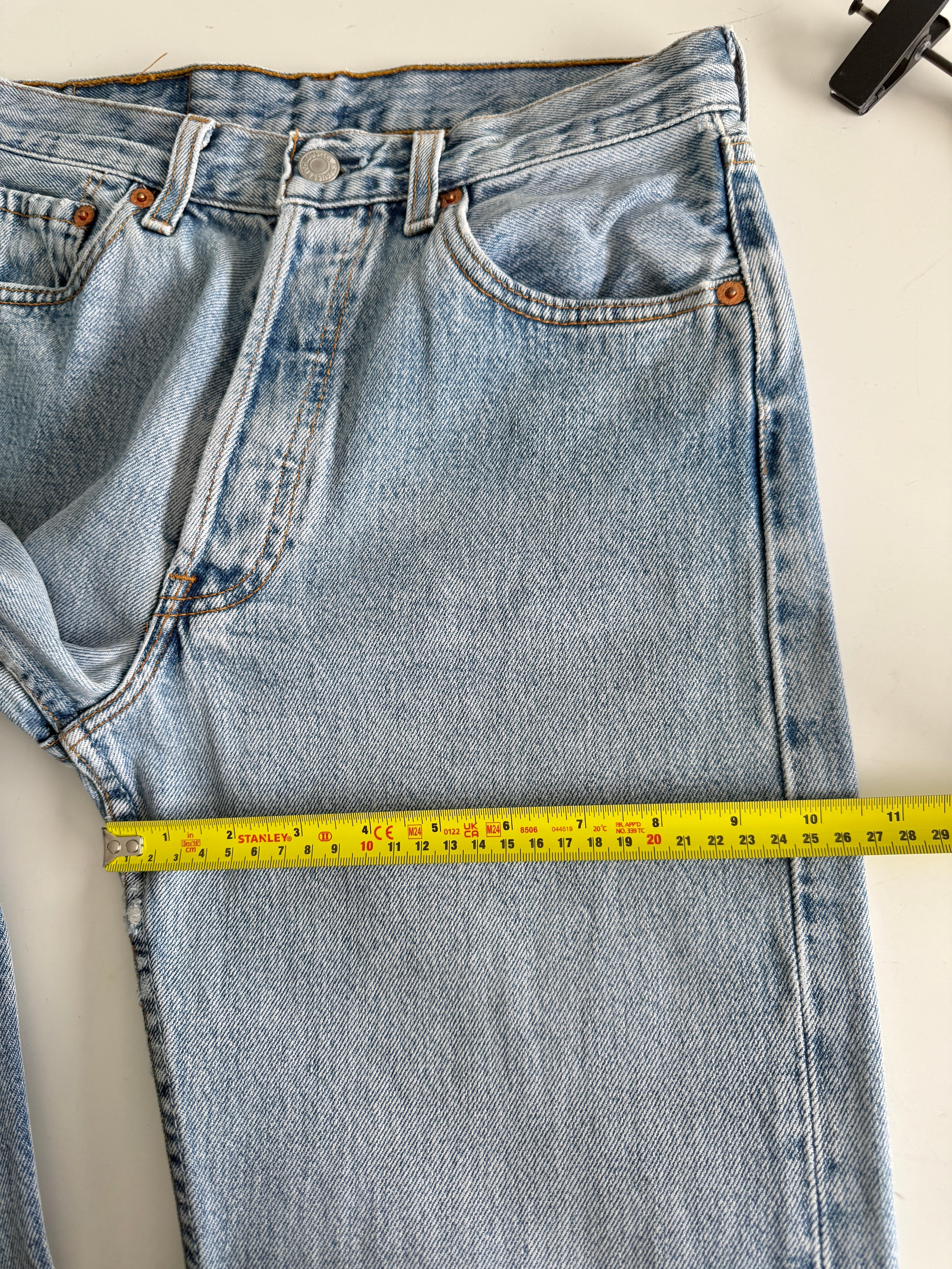 W26 L31 vintage Levis 501 25-26” light blue 90s Levi’s 501s