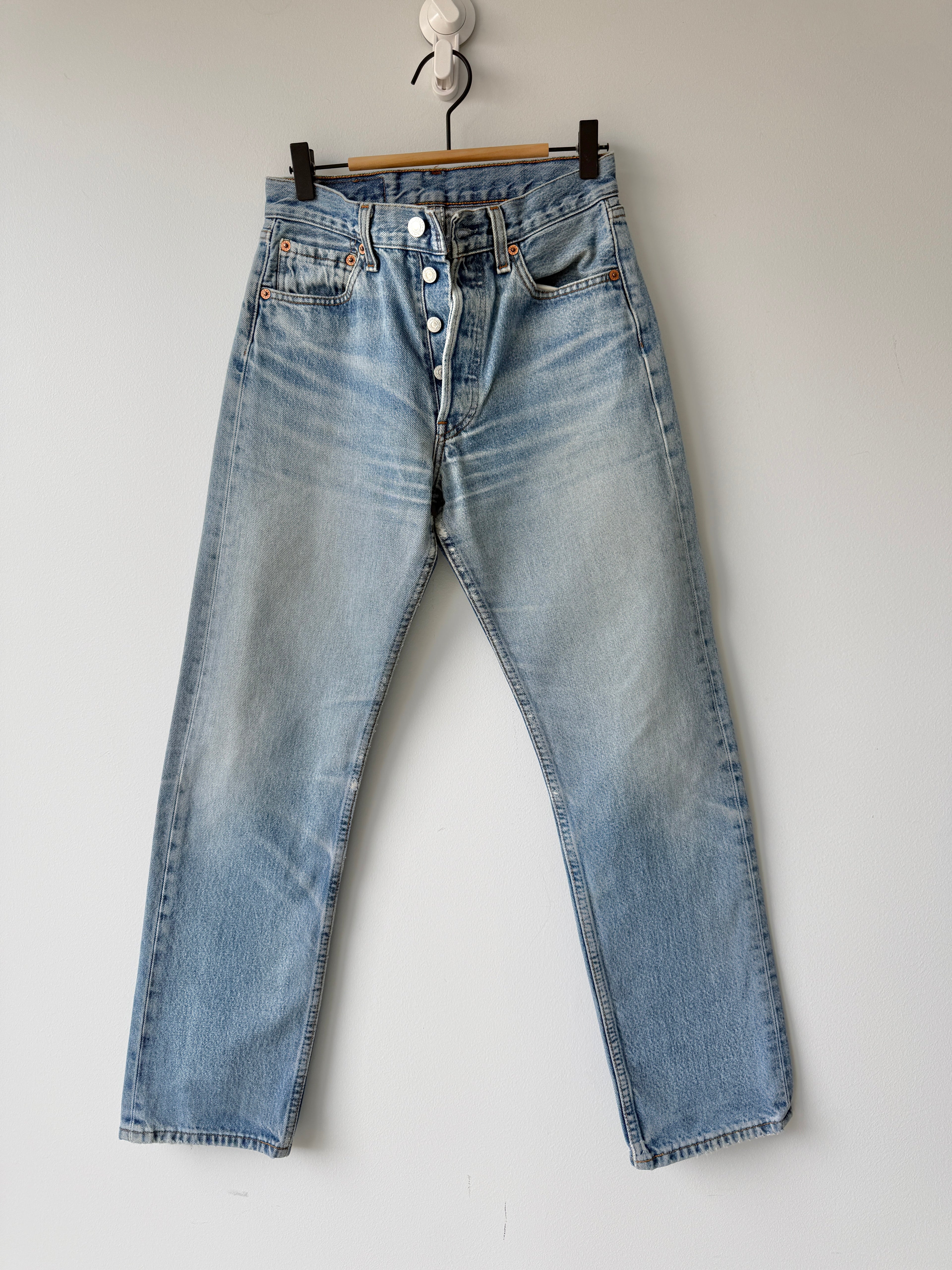 Soft W26 L29 vintage Levis 501 25/26” measured unique faded blue denim Y2K  Levi’s 501s
