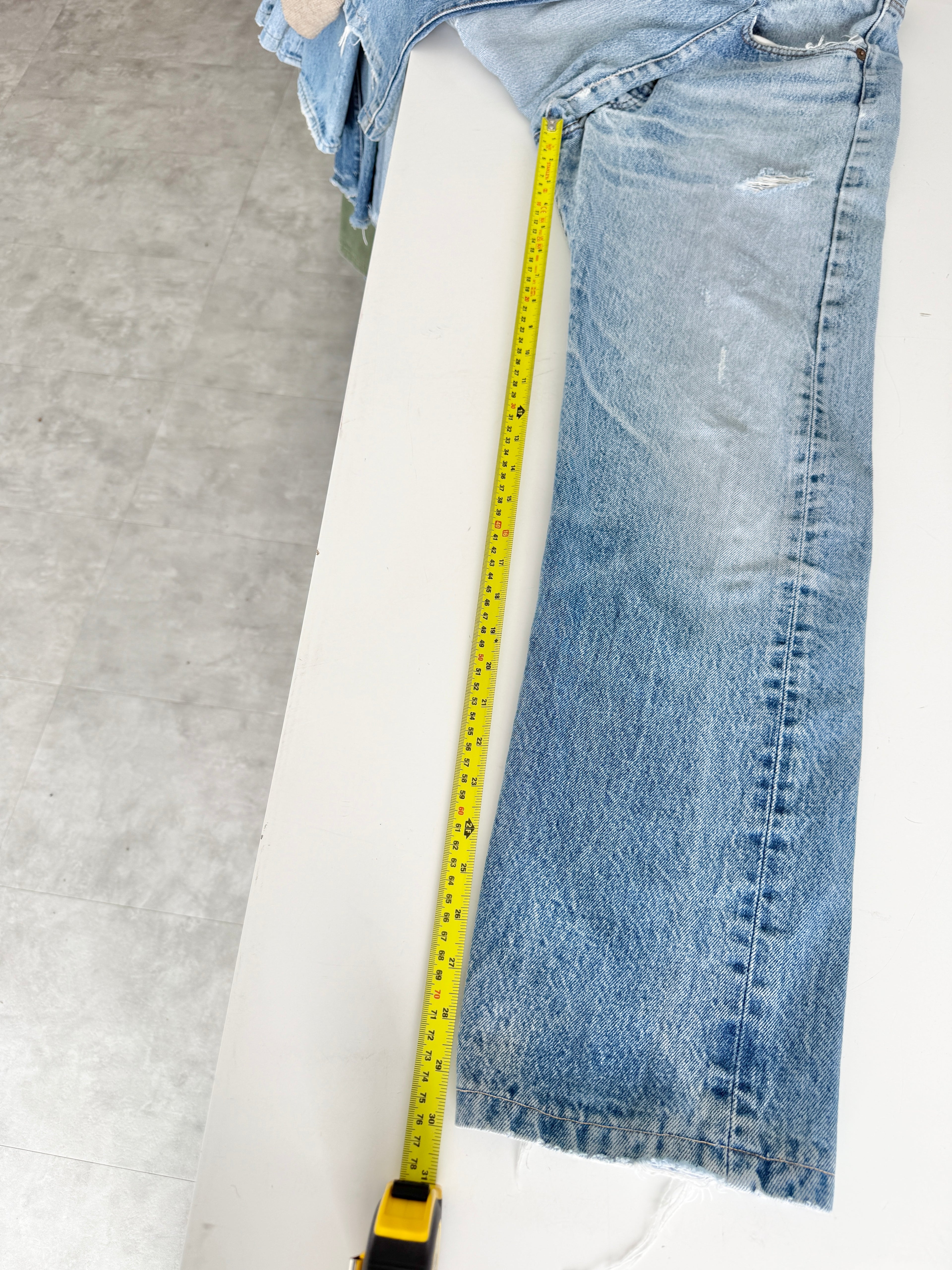 W30 L30 vintage Levis 501 29-30” measured distressed light blue denim 80s 501s