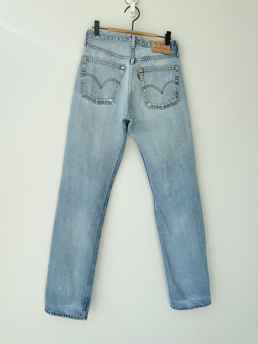 W28 L32 vintage Levis 501 27/28” measured light faded blue denim Levi’s 501s