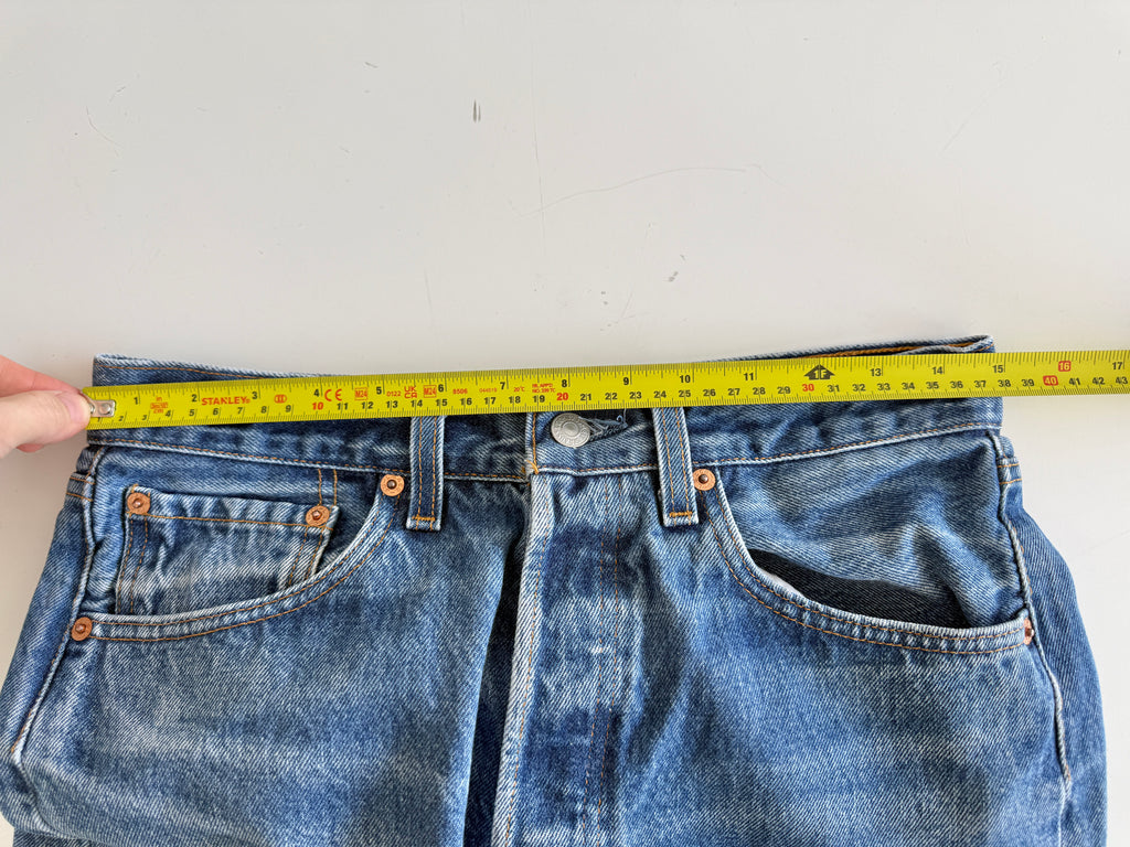 W29 L30 vintage Levis 501xx 28-29” measured dark faded blue 90s Levi’s 501s USA