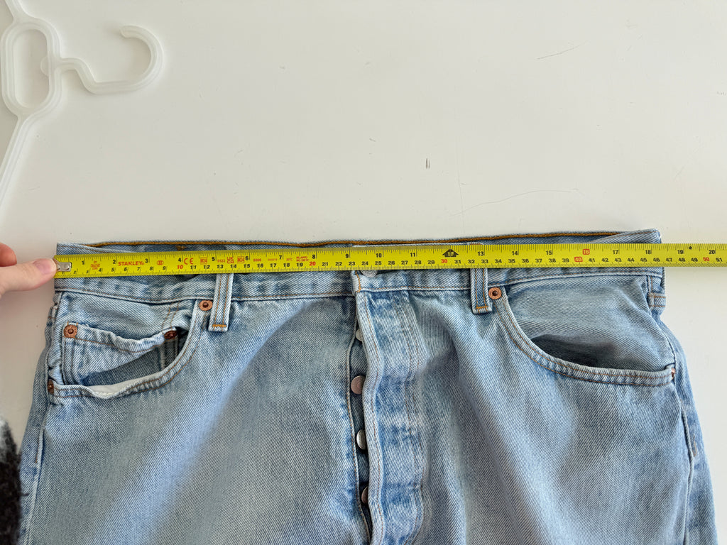 W36 L33 vintage Levis 501 35-36”” measured light blue 90s USA 501s