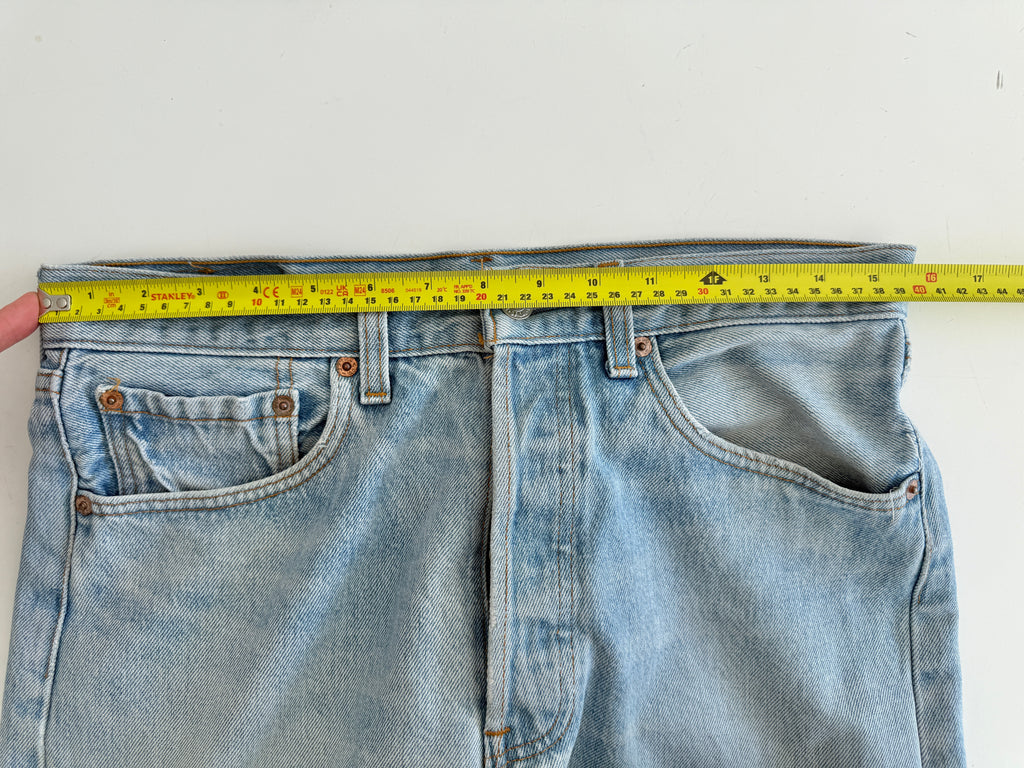 W30 L29 vintage Levis 501xx 30” measured waist light faded blue USA 90s  501xx