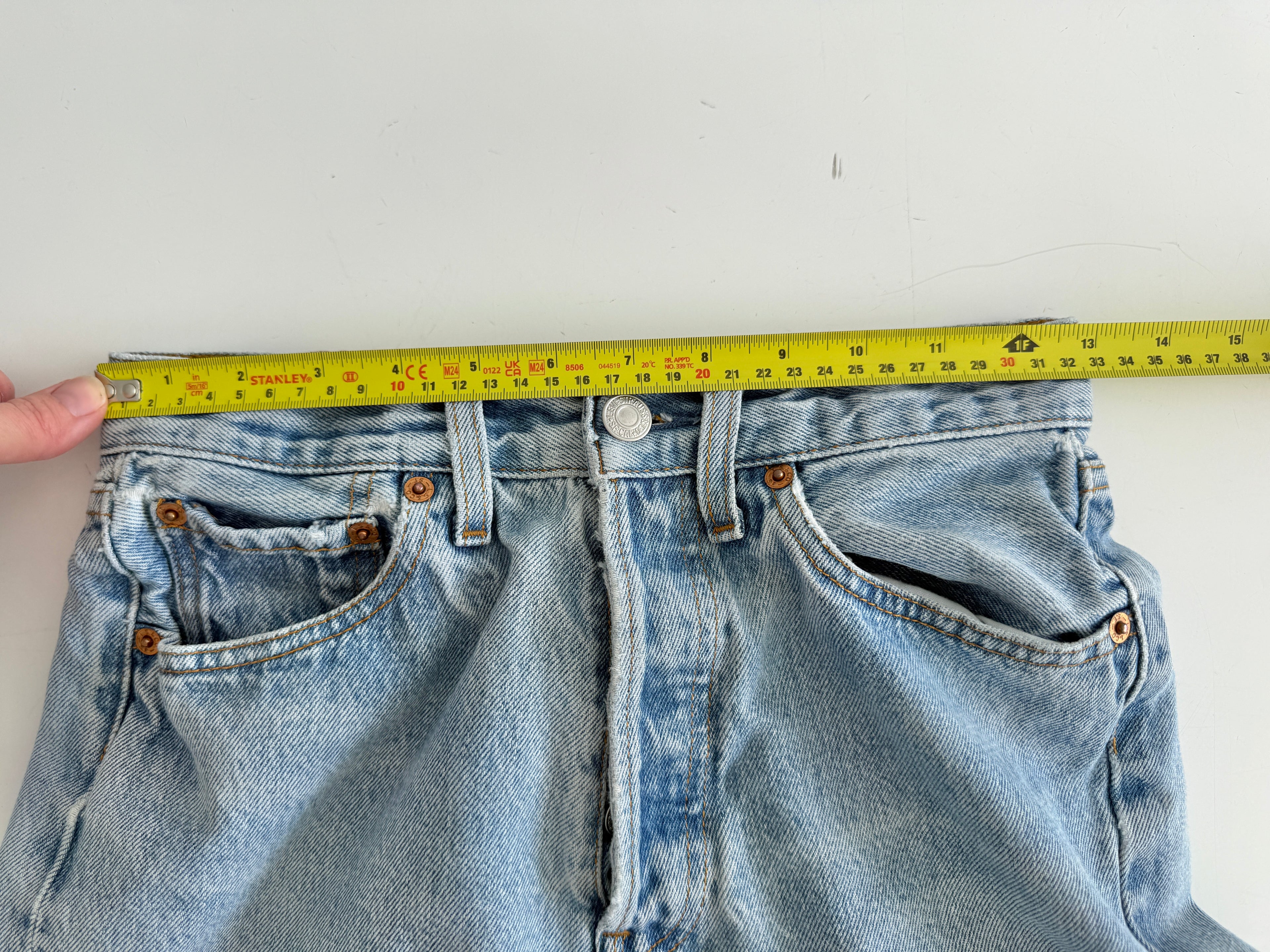 Soft shorts W25 L13 vintage Levis 501 24/25” measured waist light faded blue 501s amazing fade 90s denim