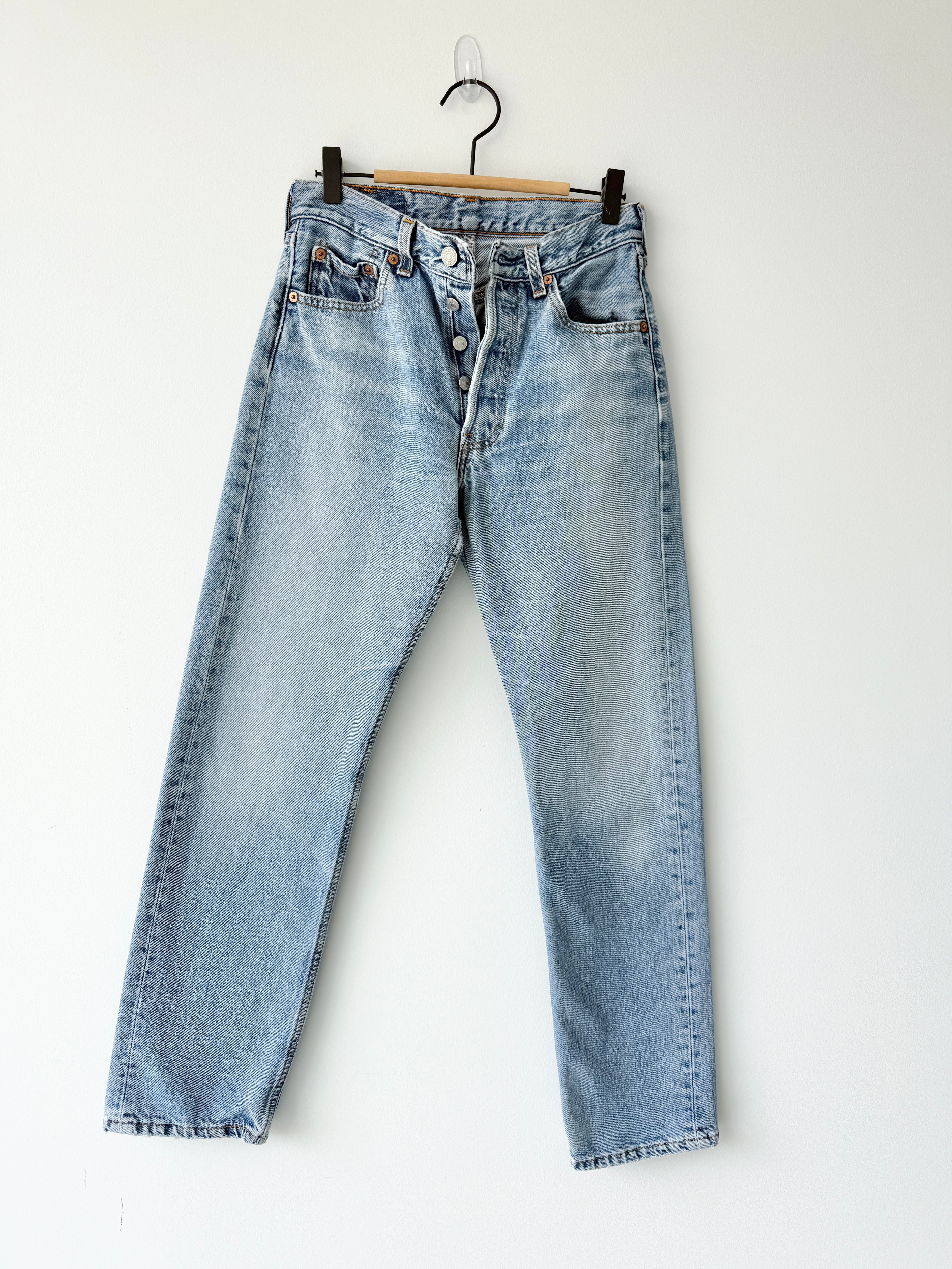 W26 L29 vintage Levis 501s 25/26” light medium blue denim Levi’s 501s 90s USA