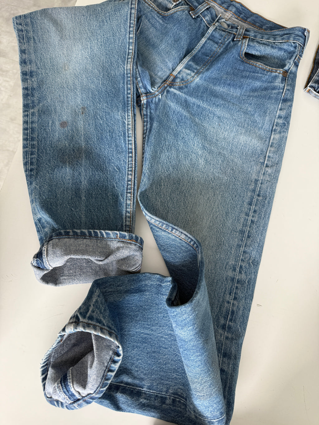 W25 L29 vintage Levis 501 25” measured waist dark blue faded 80s 501s  USA