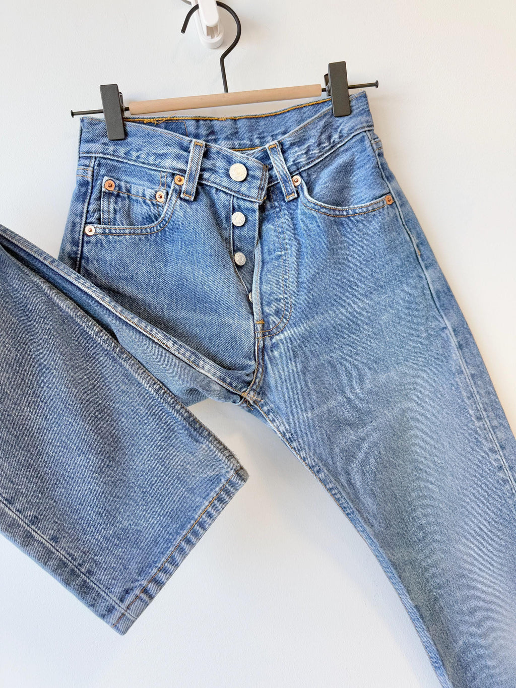 Levis 501 vintage w23 L29 medium blue 501s made 90s straight leg jeans 501 22”/23” waist (febuk)