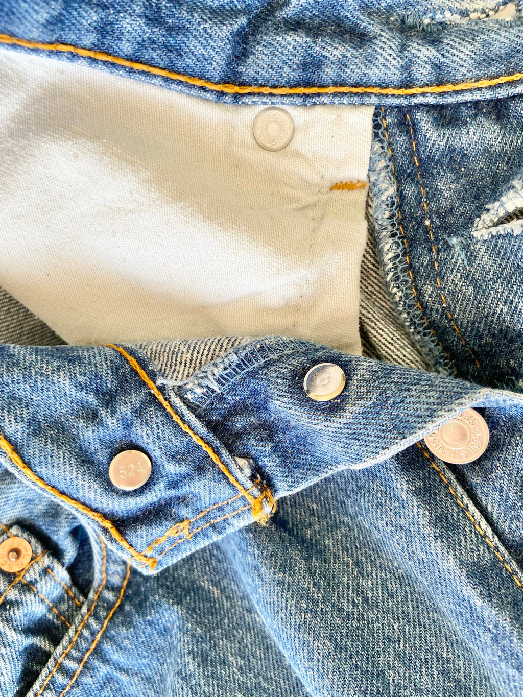 Vintage levis w25” 901 jeans made in USA