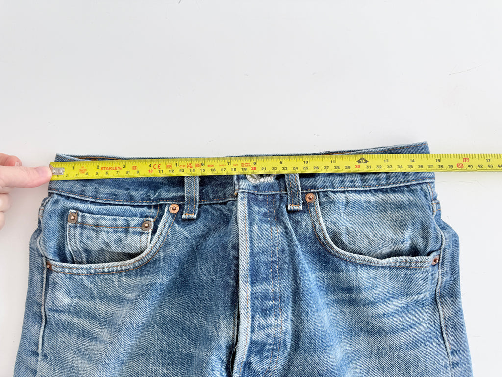 Soft W29 L30 vintage Levis 501s 28/29” measured dark fade whiskers blue denim Levi’s 501s 80s USA