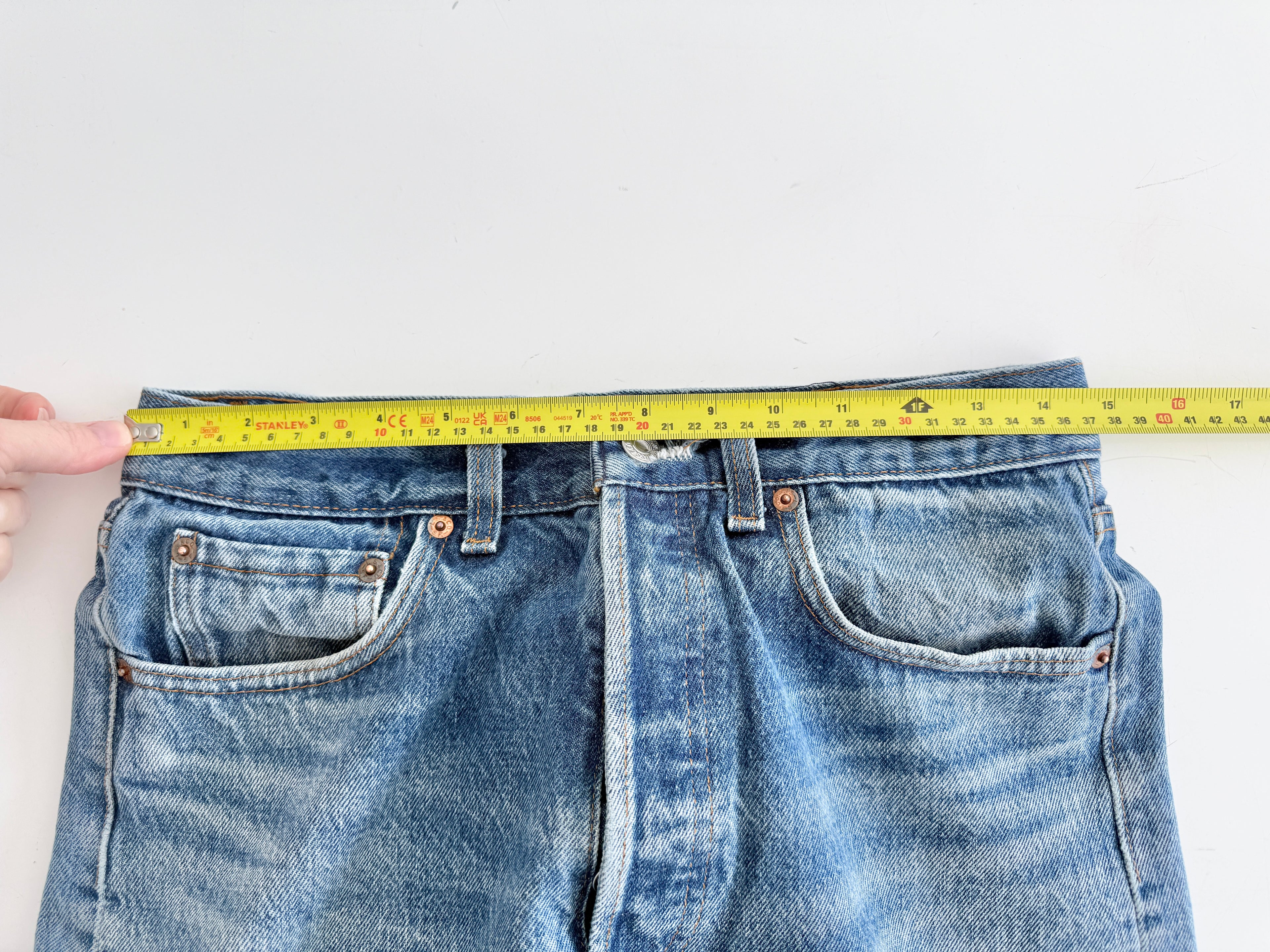 Soft W29 L30 vintage Levis 501s 28/29” measured dark fade whiskers blue denim Levi’s 501s 80s USA