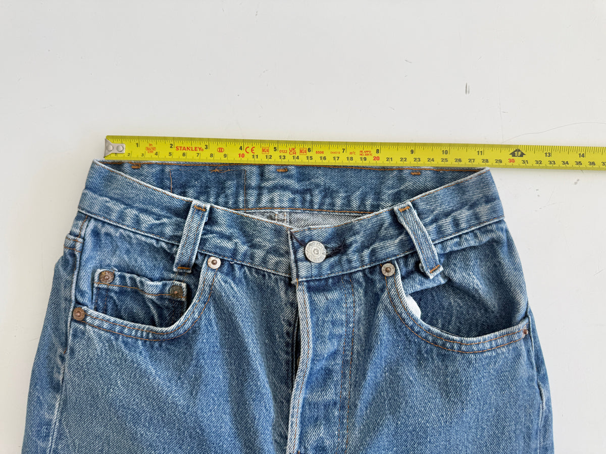 W23 L26 vintage Levis 701s 22/23” measured dark blue 701s 80s USA