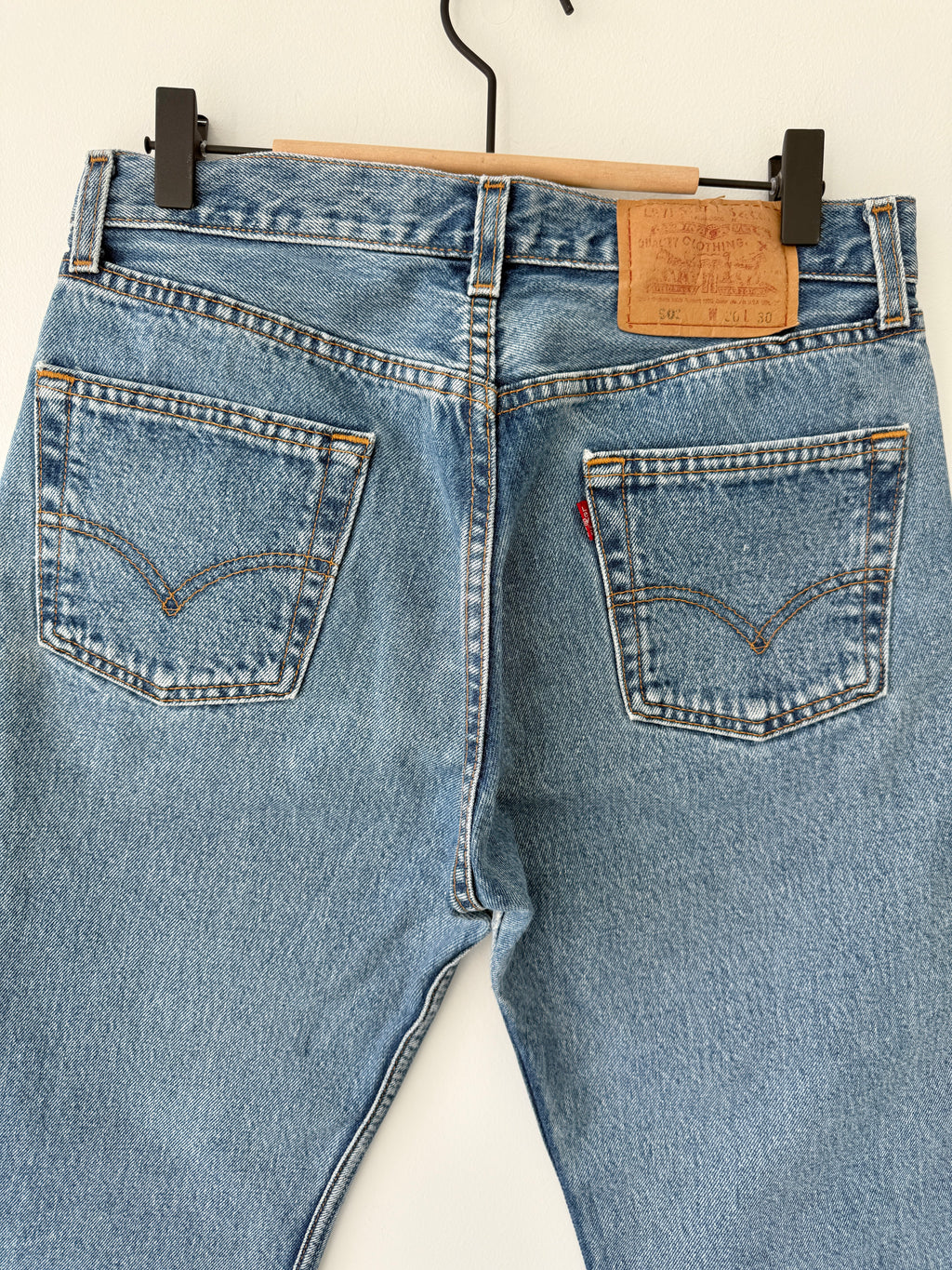 W29 L29 vintage Levis 501 28/29” measured waist dark blue 90s USA 501s