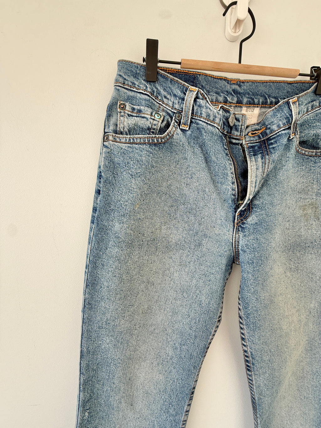 W27 L32 vintage Levis 517 27” measured medium blue faded denim Y2K 517 (not 100% cotton denim) 2% Lycra