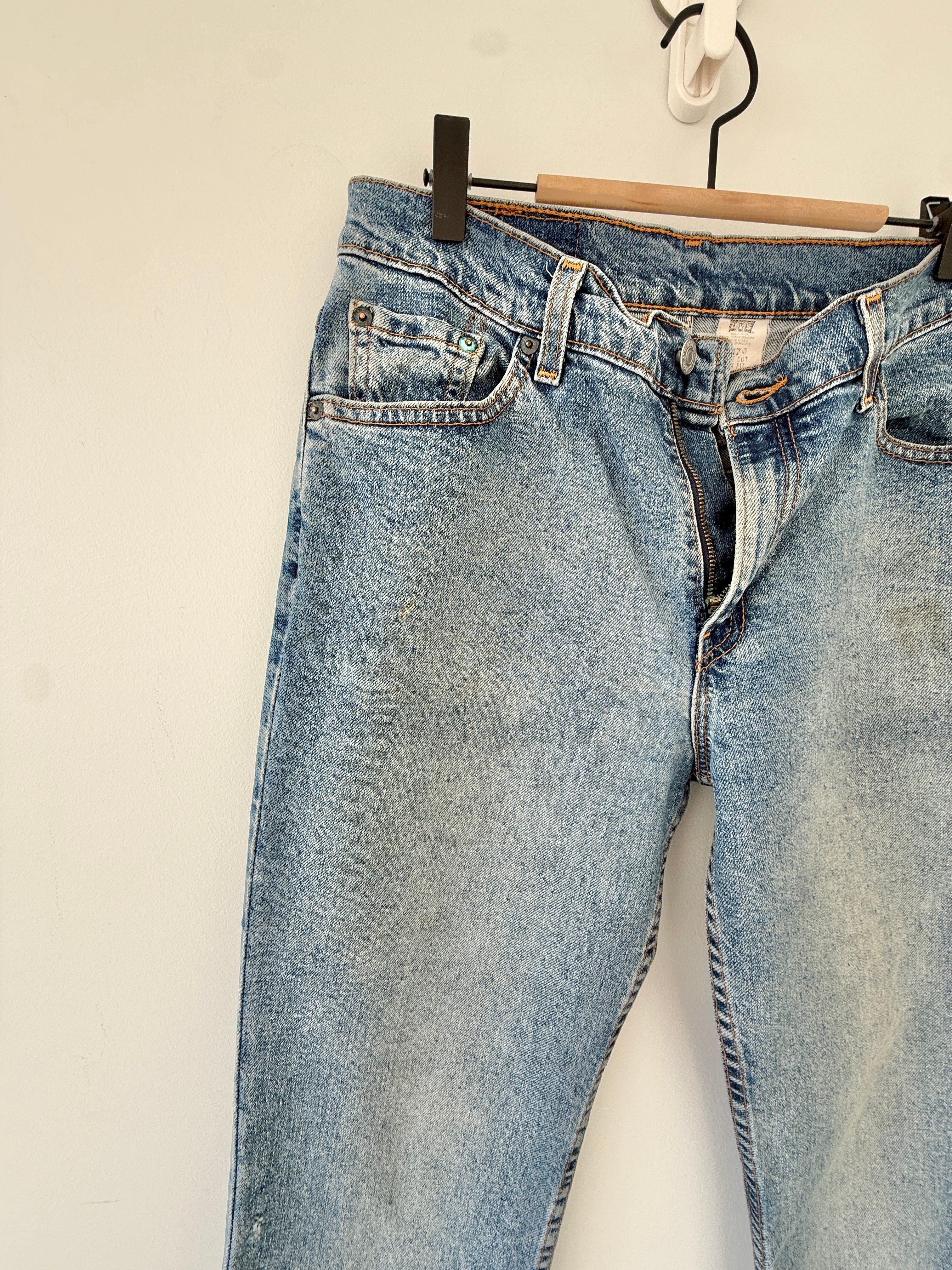W27 L32 vintage Levis 517 27” measured medium blue faded denim Y2K 517 (not 100% cotton denim) 2% Lycra