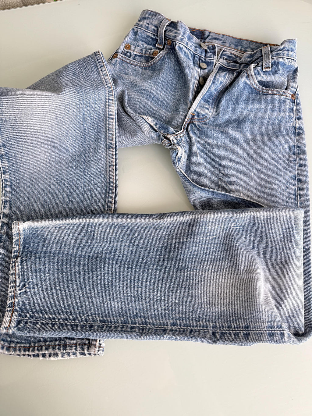 W23 L29 vintage Levis 701 22-24” measured waist faded denim made in USA 80s