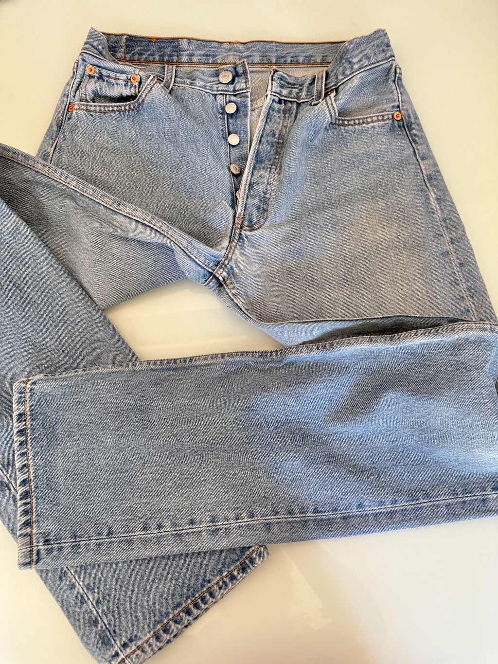 W29 L33vintage Levis 501s 28/29” measured medium fade blue Y2K 501s