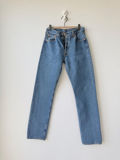 Levis 501 vintage w28 L32 medium blue 501s made in Spain straight leg jeans 501 27”/28” waist (febuk)