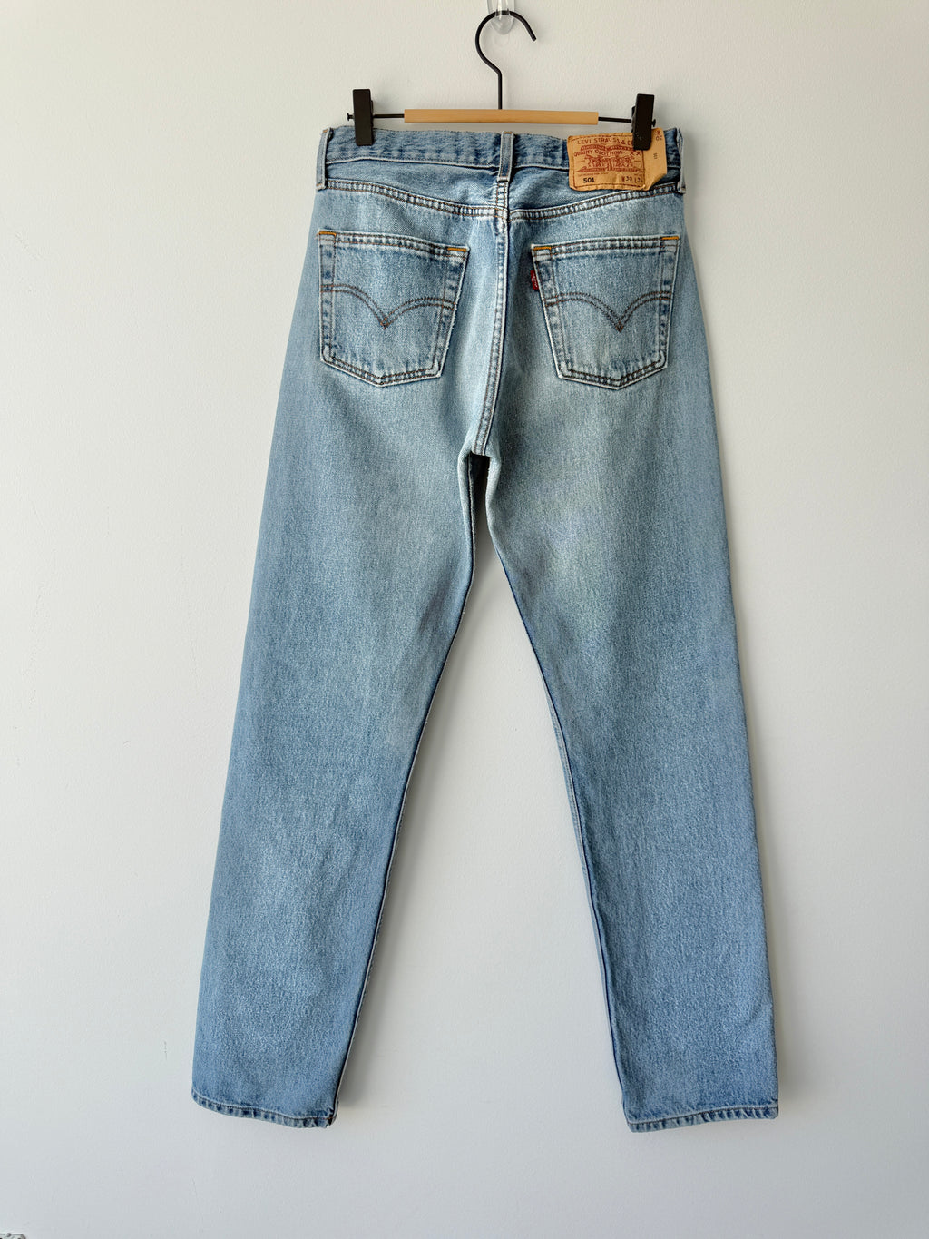 W29 L33vintage Levis 501s 28/29” measured medium fade blue Y2K 501s