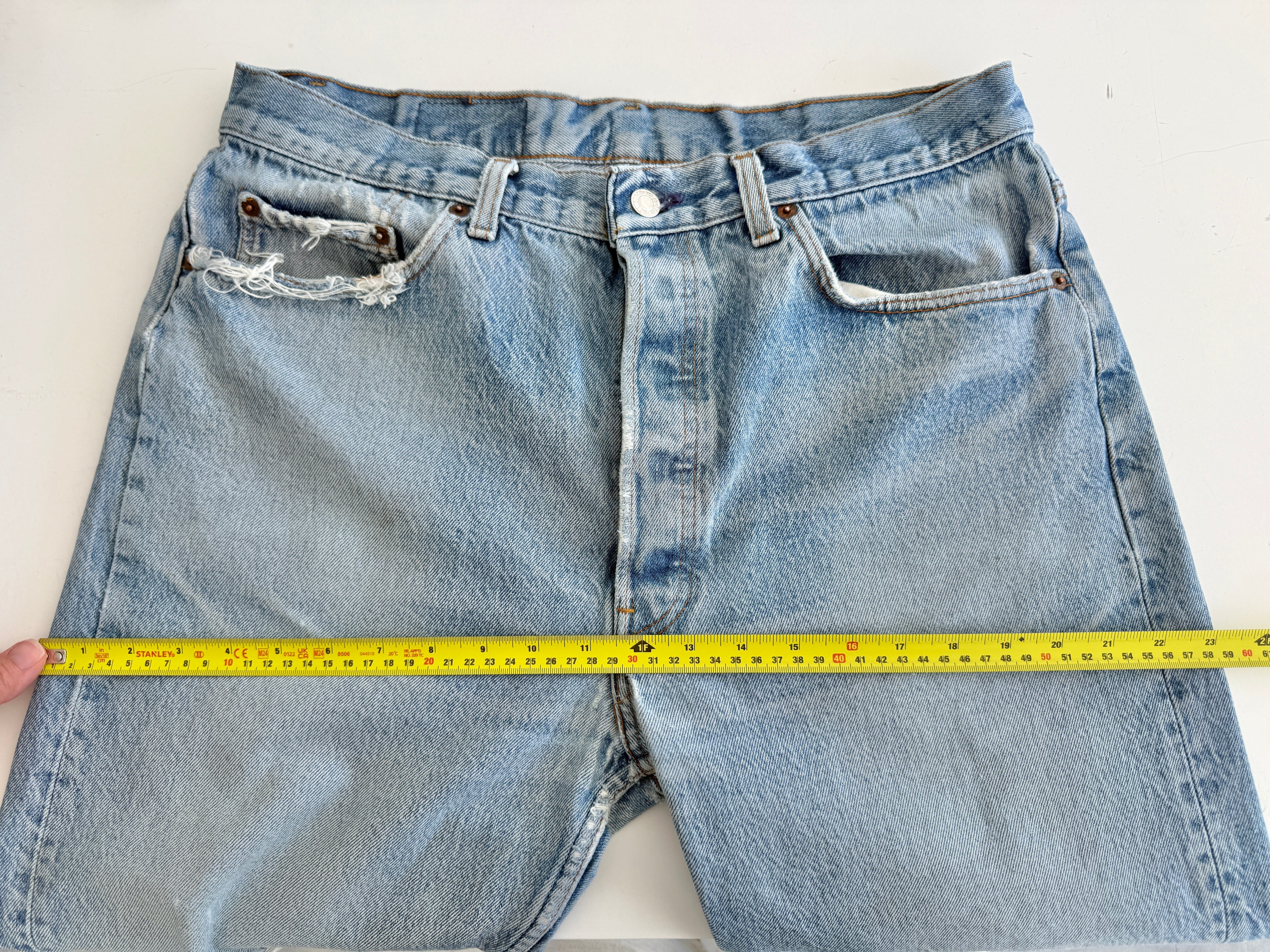 Soft denim W34 L29 vintage Levis 501 33/34” measured waist light faded blue distressed USA 90s 501s