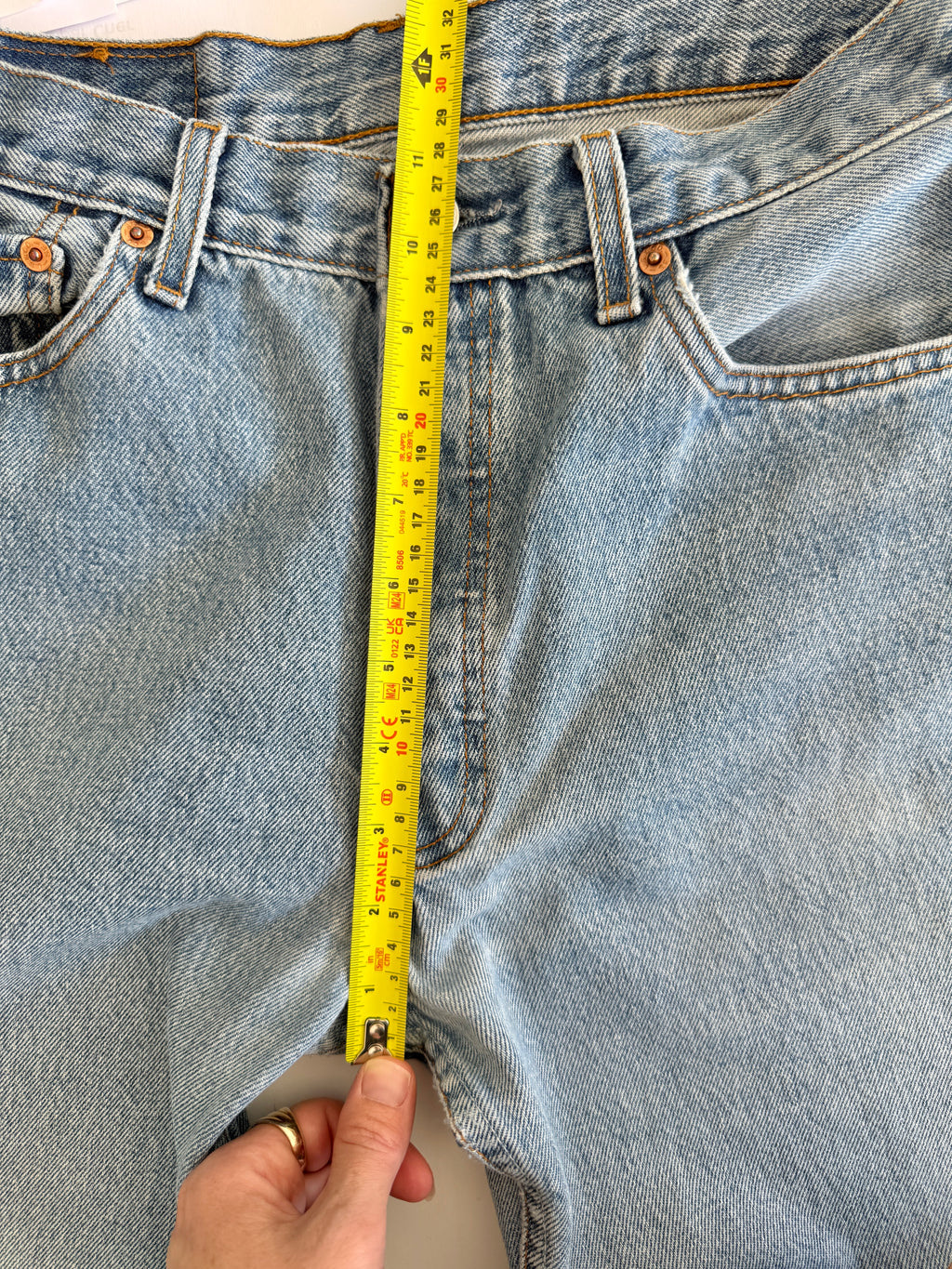 W29 L33vintage Levis 501s 28/29” measured medium fade blue Y2K 501s