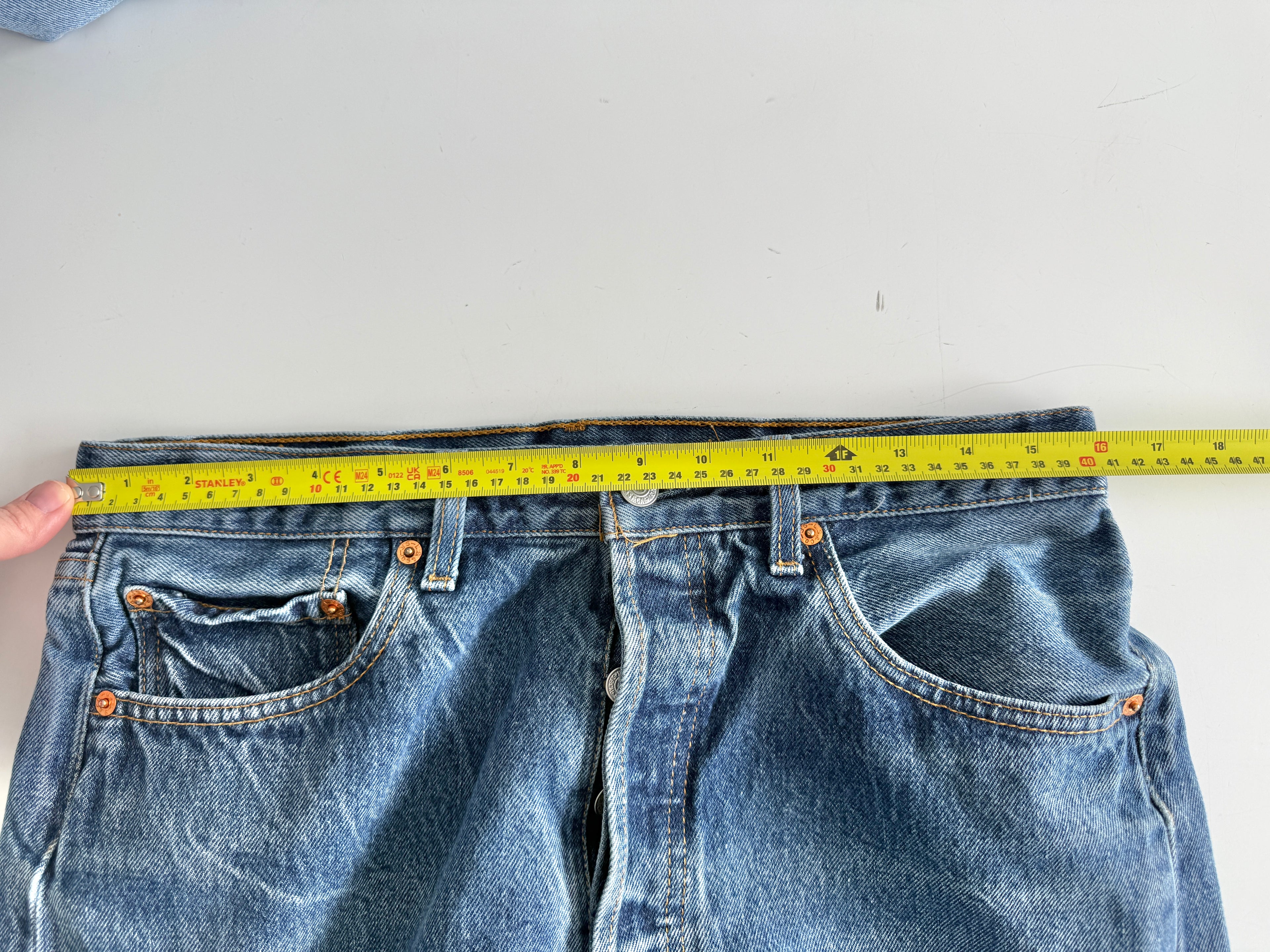 W31 L29 vintage Levis 501s 30/31” measured dark blue denim Levi’s 501s 90s