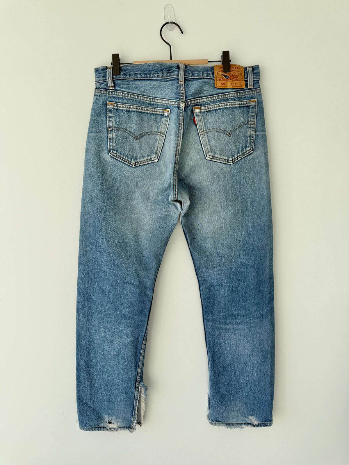 W32 L31 vintage Levis 501 dark blue faded  31/32” measured waist 501s USA