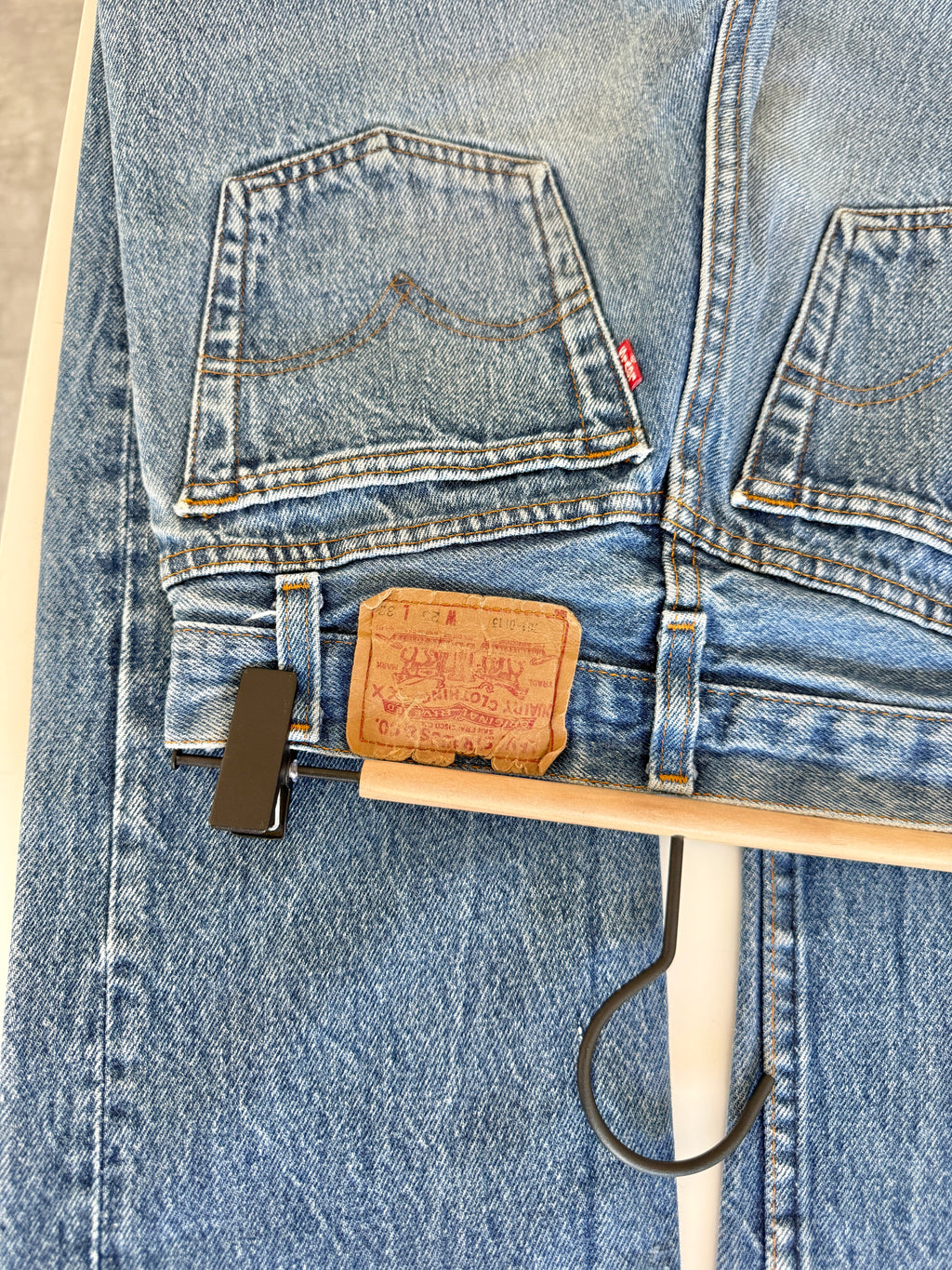 W23 L31 vintage Levis 701s 22/23” measured dark faded 701 80s USA
