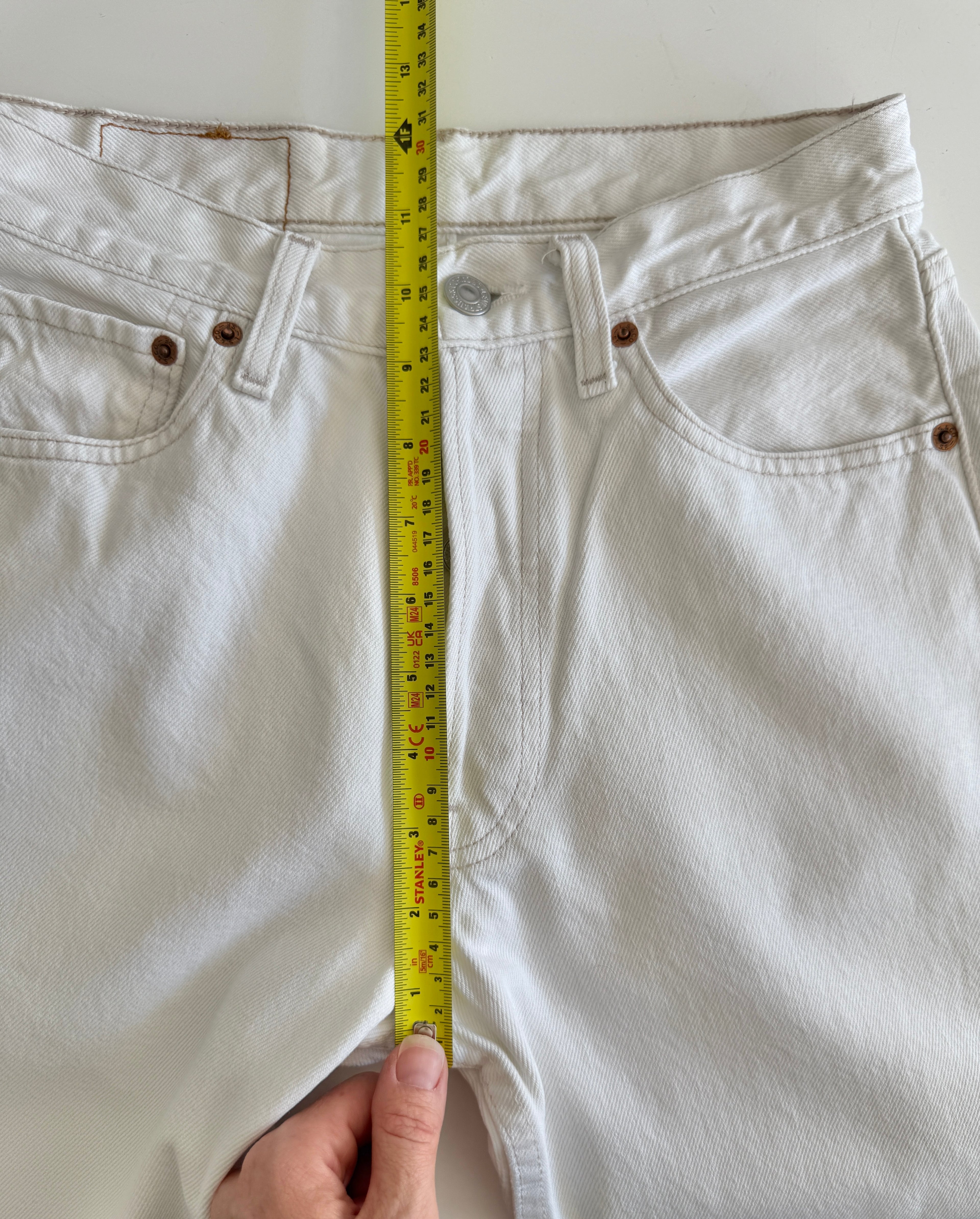W25 L31 vintage Levis 501 25” measured waist white Y2K 501s