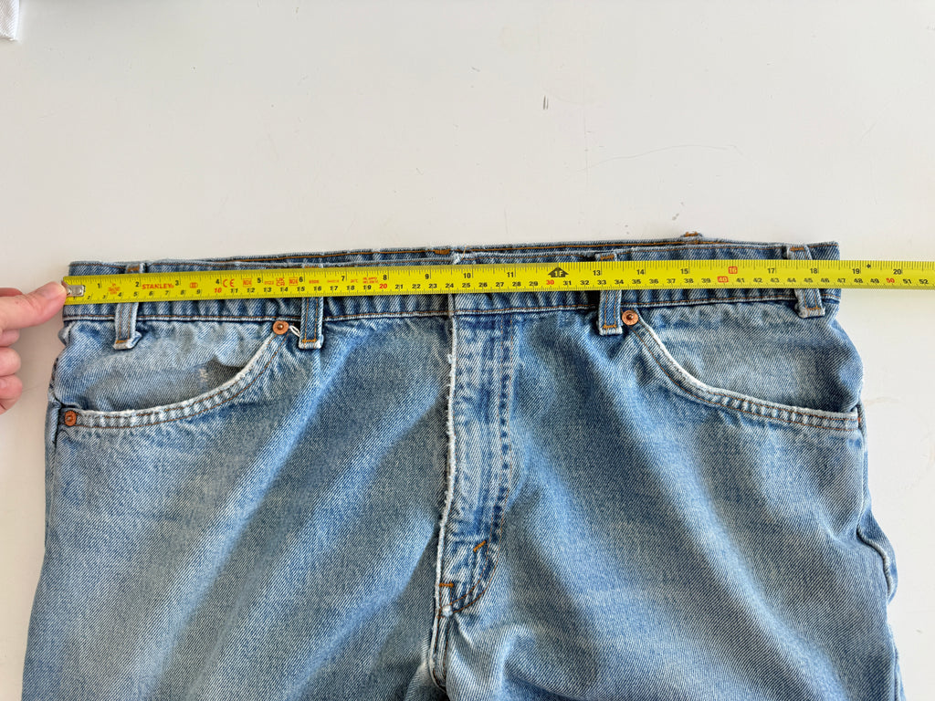W36 L31 vintage Levis 505 medium blue 35/37” measured waist 501s 90s USA