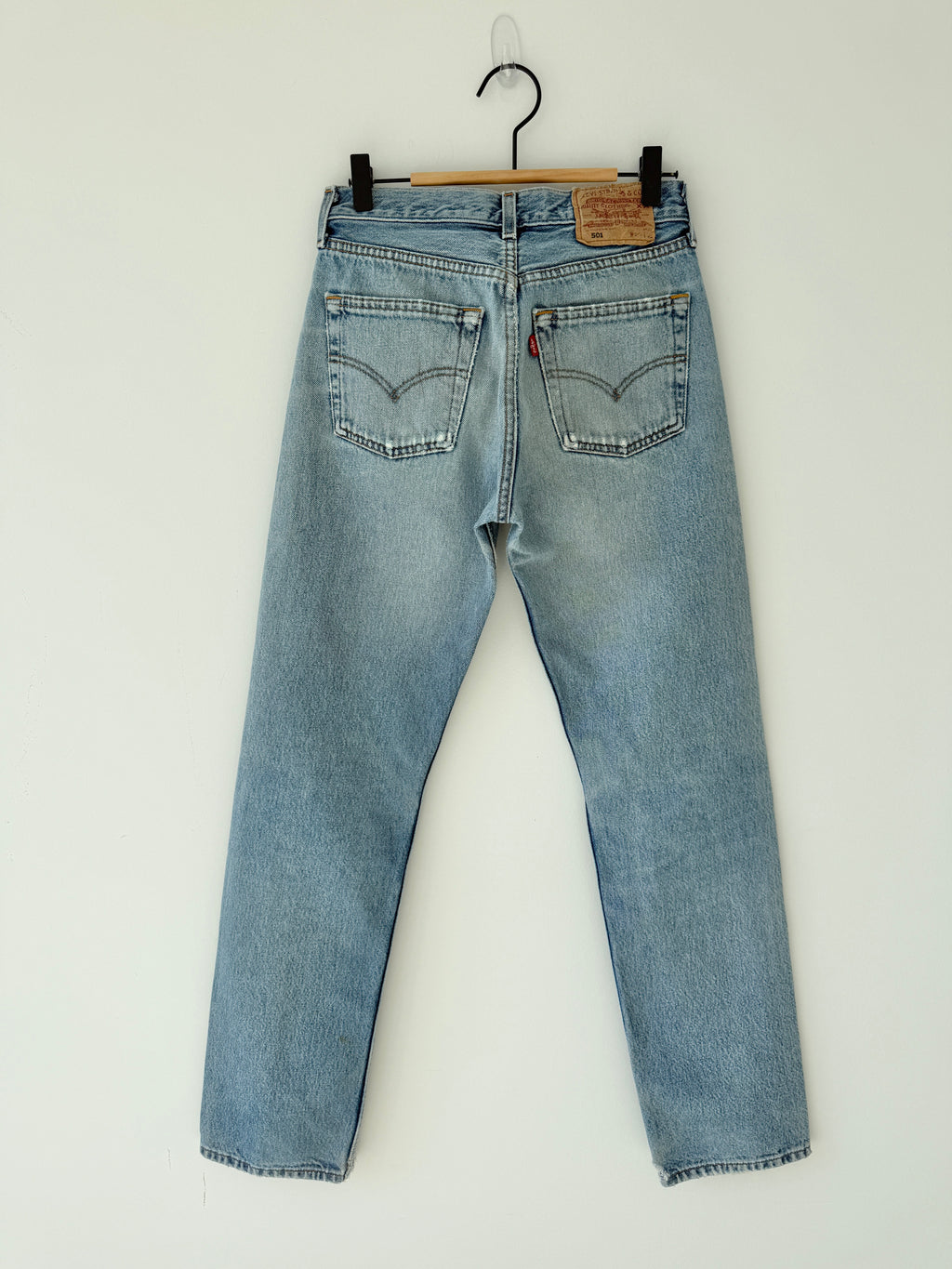 W26 L31 vintage Levis 501 25/26” measured waist medium light blue 501s Y2K denim