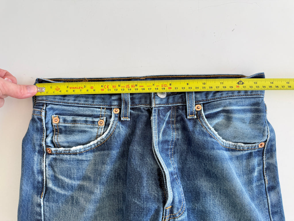 W26 L30 vintage Levis 501 25/26” measured waist dark faded blue 501s Y2K