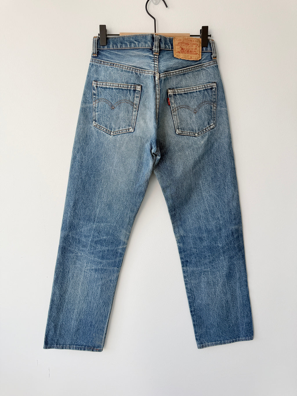 W26 L28 vintage Levis 501 dark blue 25/26” measured waist 501s 80s