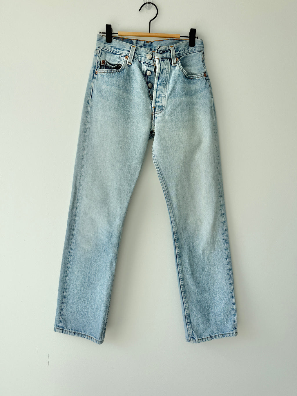 Soft W25 L29 vintage Levis 501 24/25” measured waist light blue 501s made in 90s USA