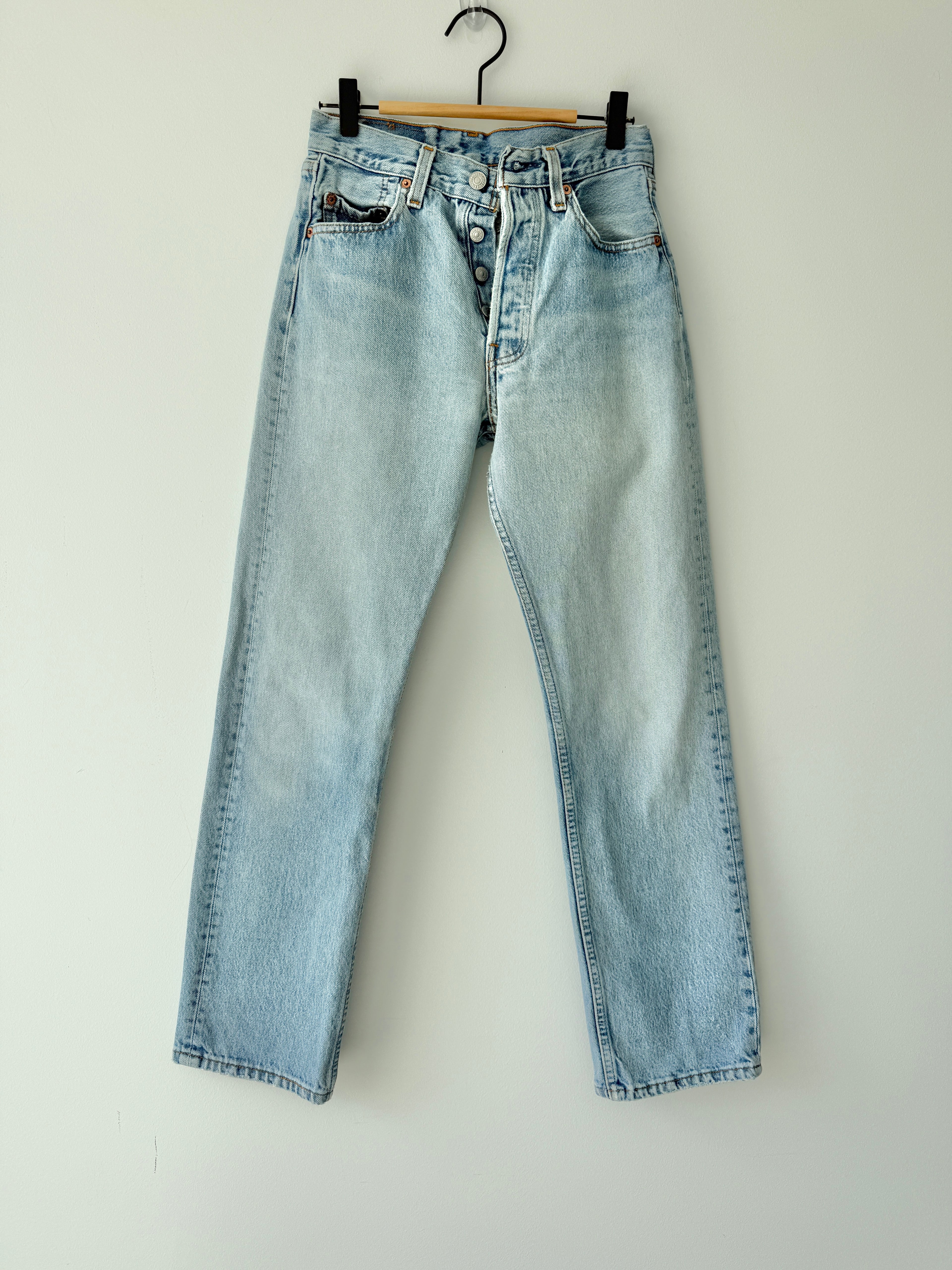 Soft W25 L29 vintage Levis 501 24/25” measured waist light blue 501s made in 90s USA