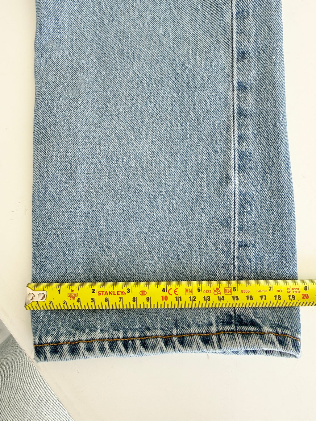 W28 L32 vintage Levis 501 27/28” measured light faded blue denim Levi’s 501s