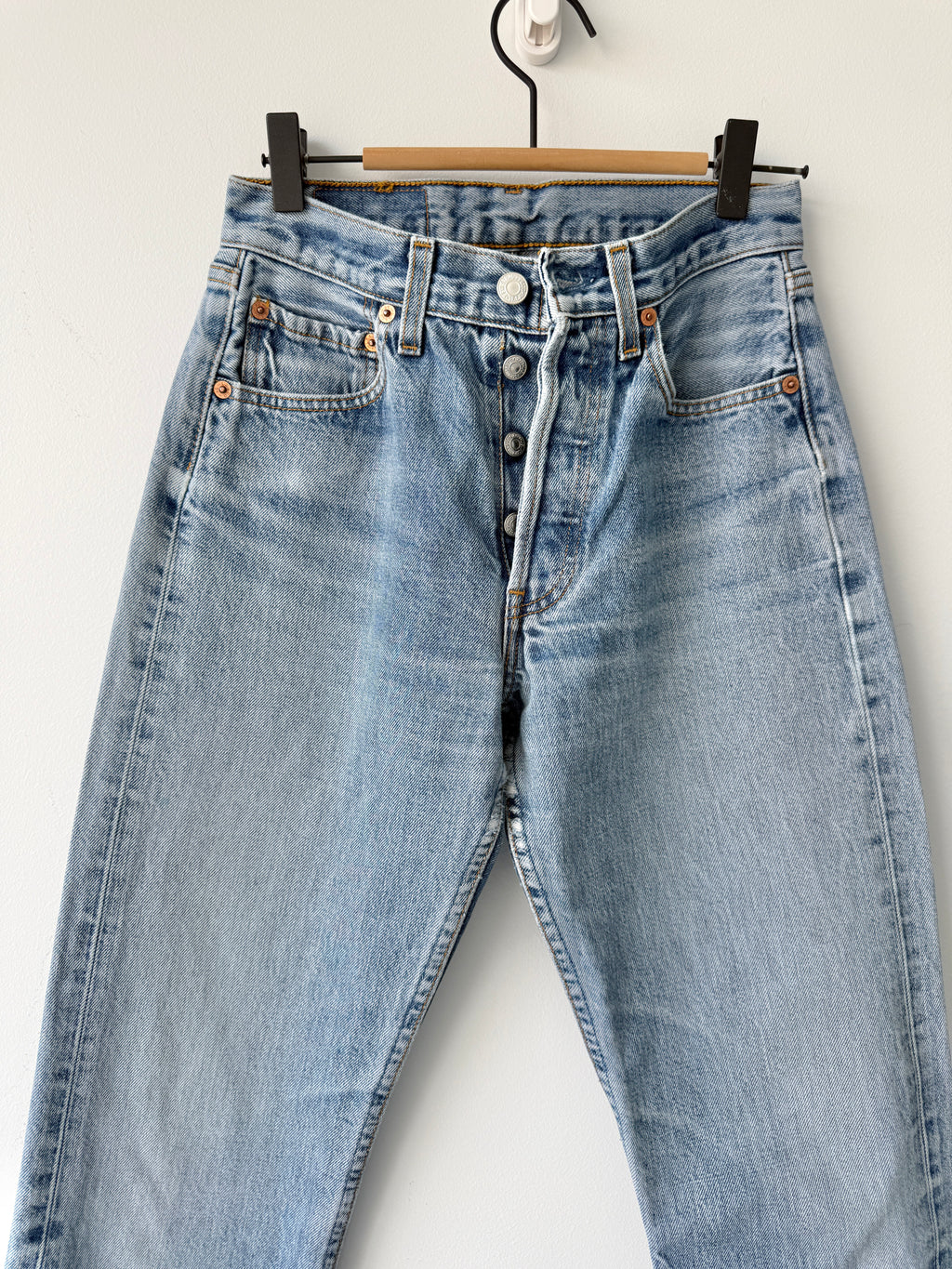 W25 L30 vintage Levis 501 24/25” measured unique faded blue denim 90s Levi’s 501s