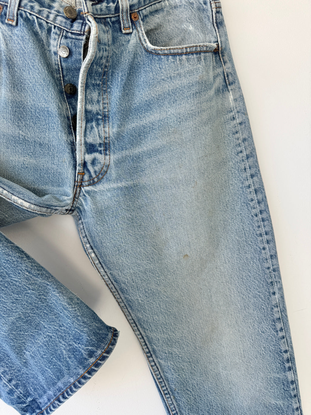 W32 L33 vintage Levis 501 31/32” measured medium faded blue denim 80s Levi’s 501s USA