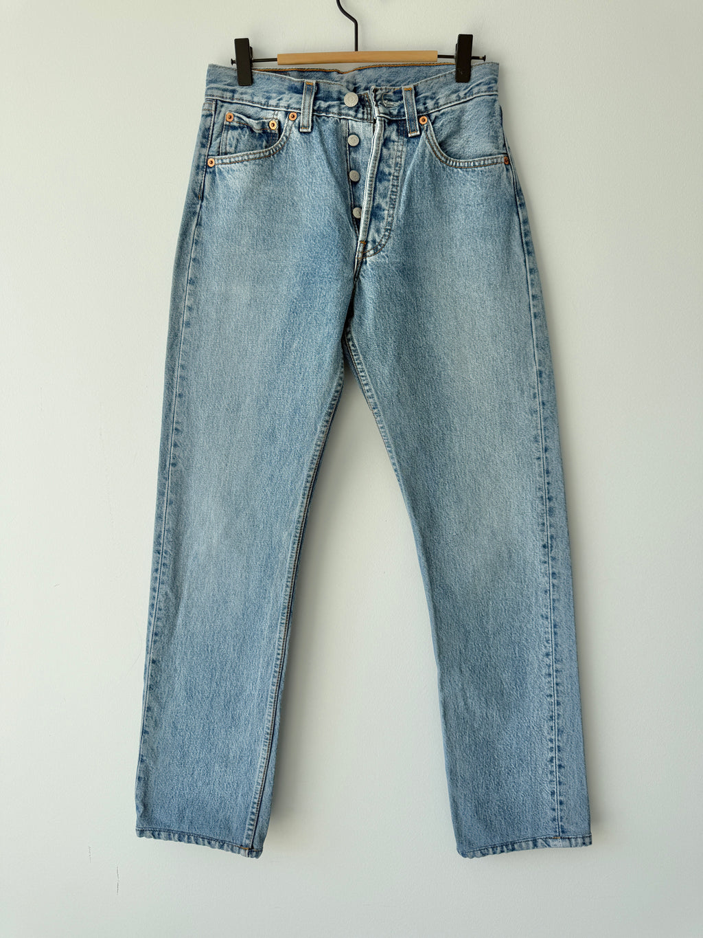 W26 L30 vintage Levis 501 25/26” measured waist medium blue 501s made in 90s