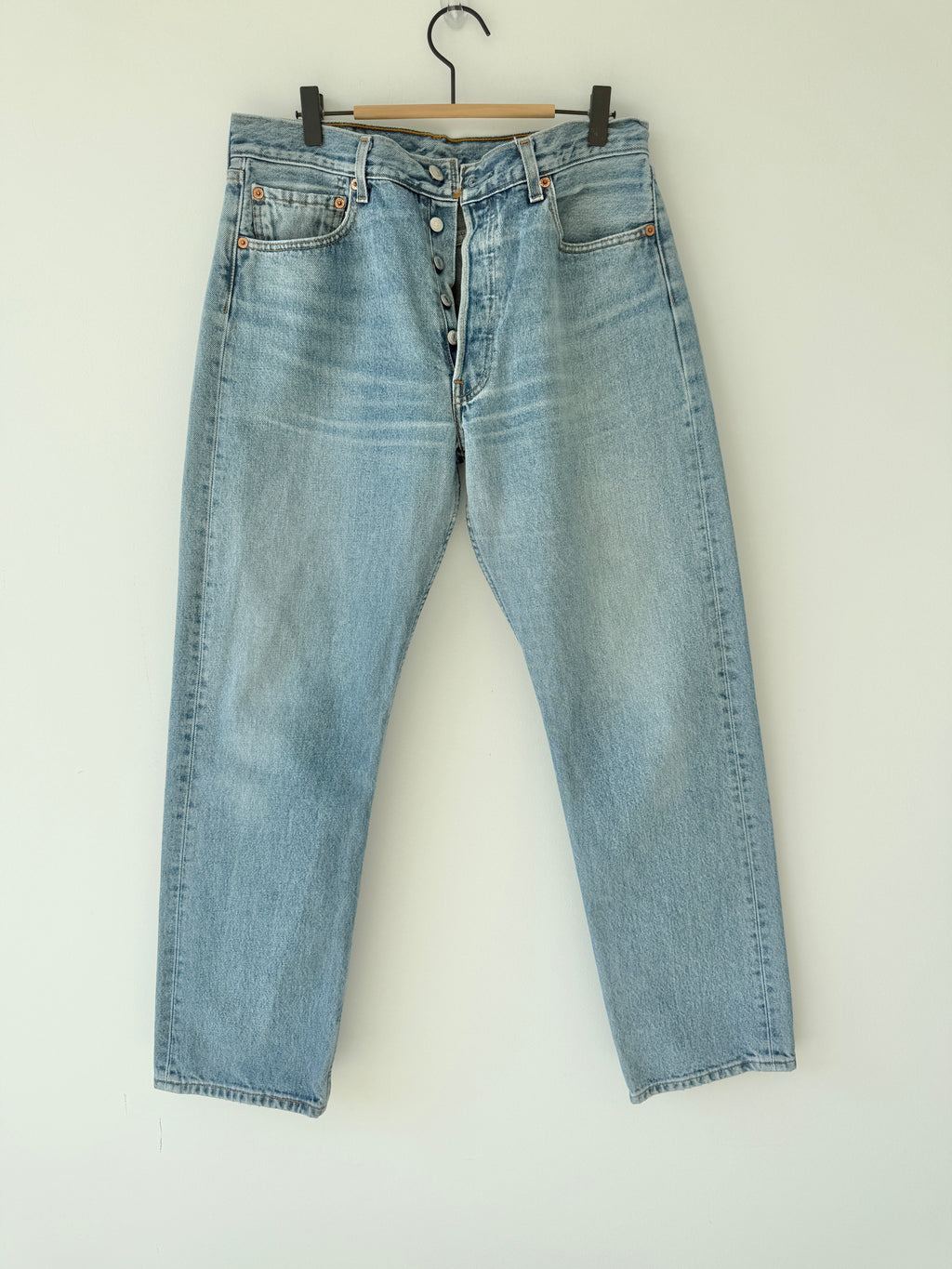 W31 L29 vintage Levis 501 30/31” measured waist medium faded blue wallet mark Y2K 501s